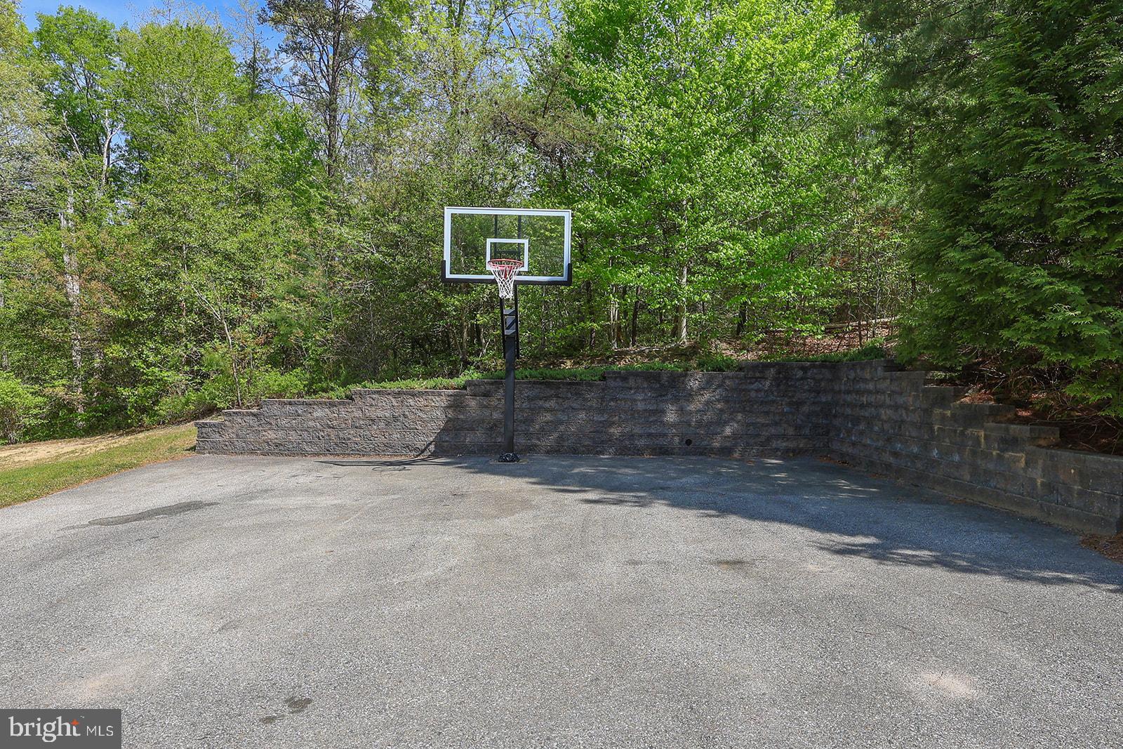 NEWTON MANOR - Residential