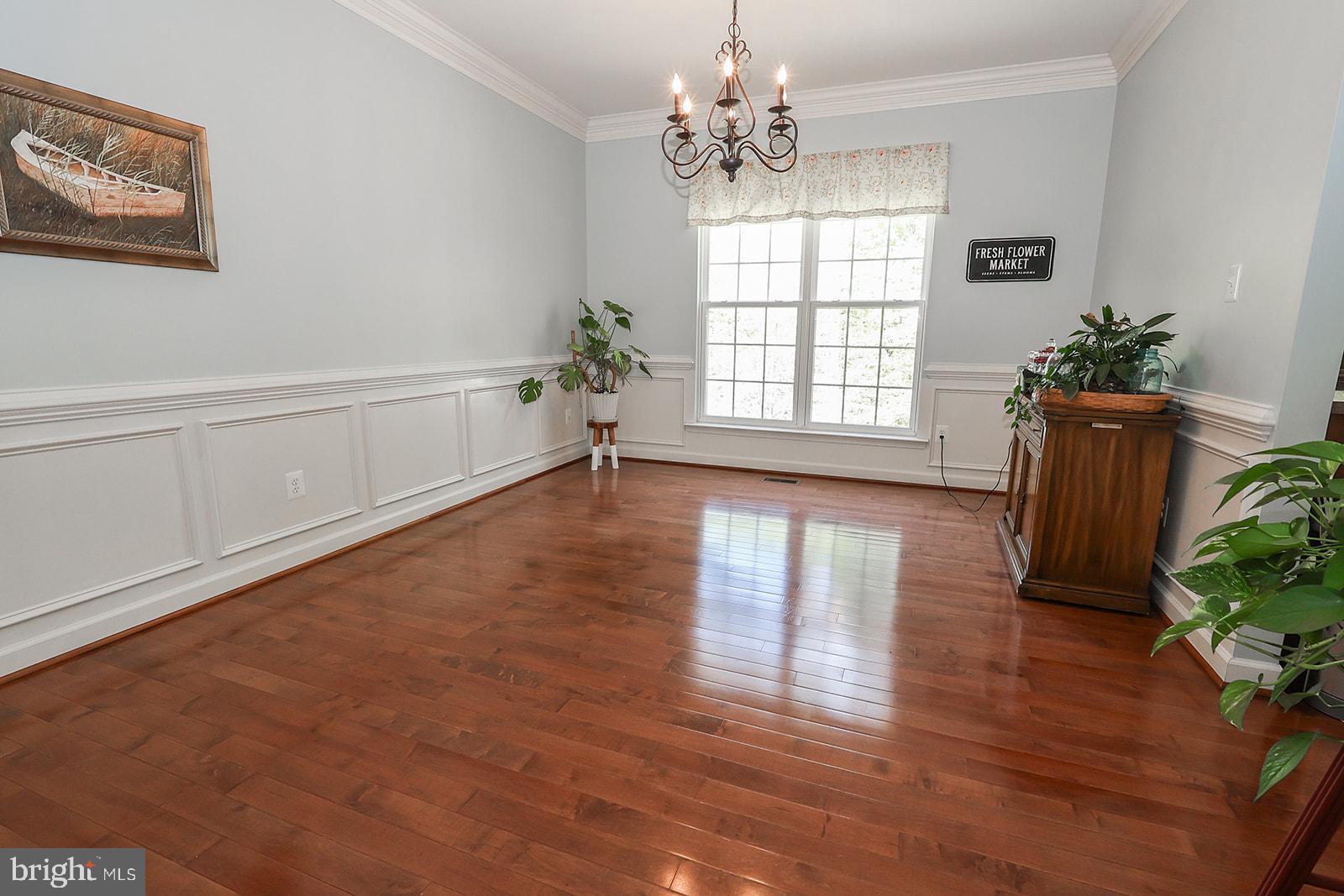 NEWTON MANOR - Residential