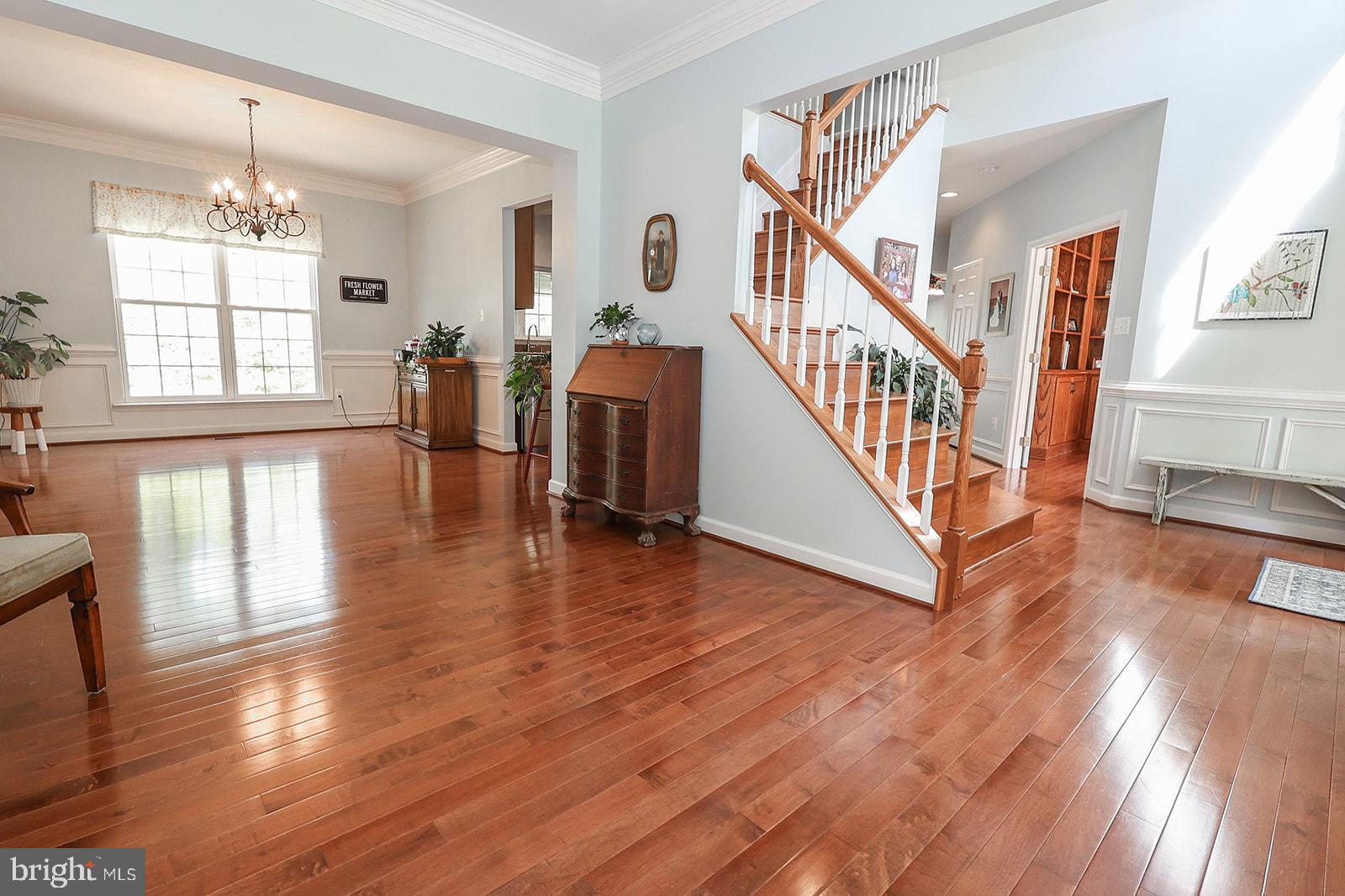 NEWTON MANOR - Residential