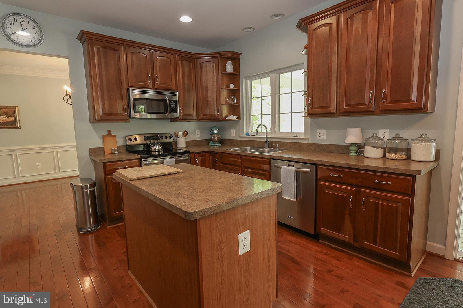 NEWTON MANOR - Residential