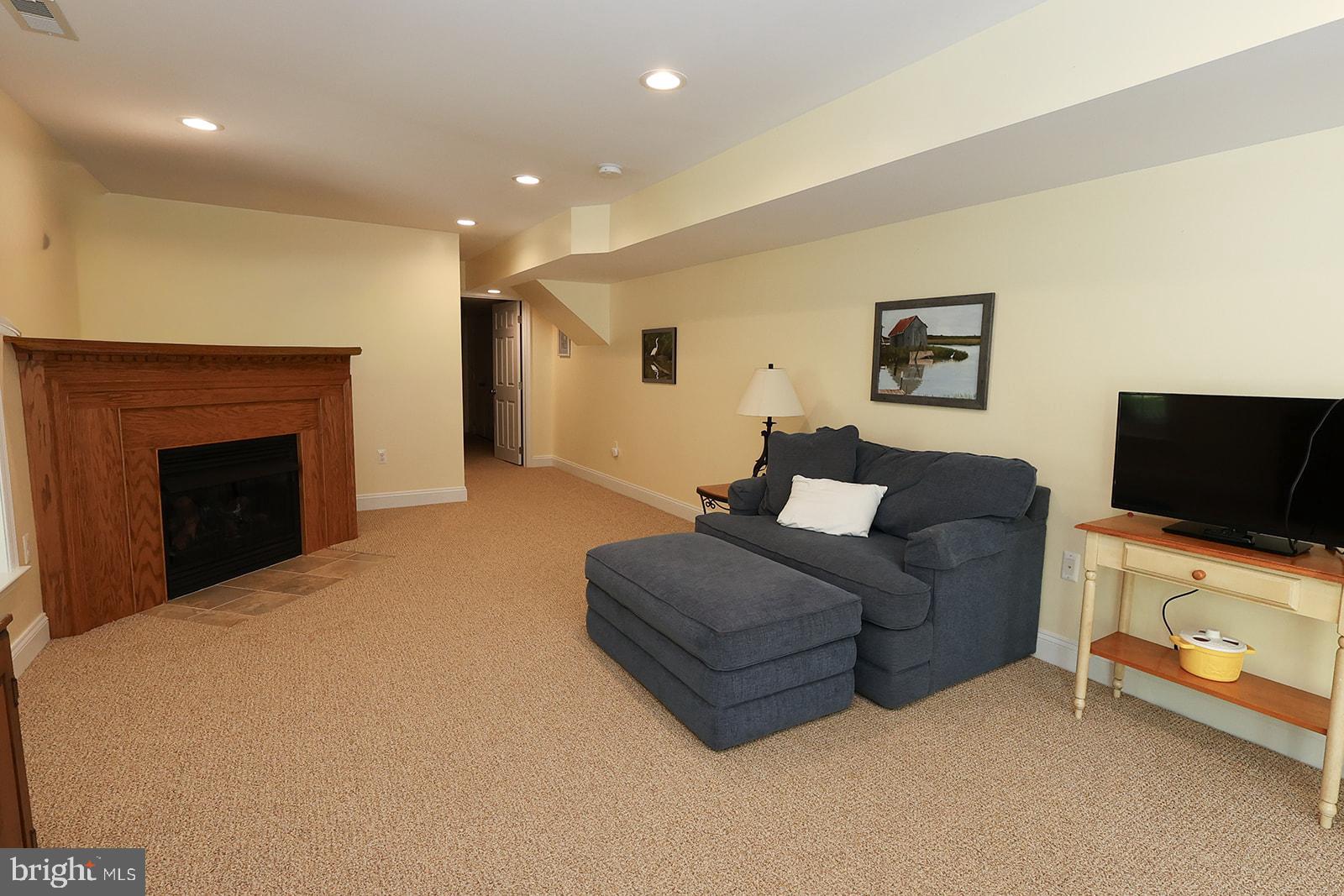 NEWTON MANOR - Residential