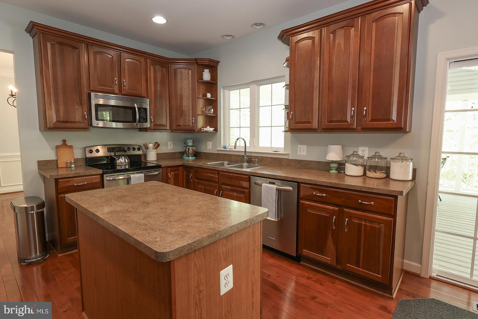 NEWTON MANOR - Residential