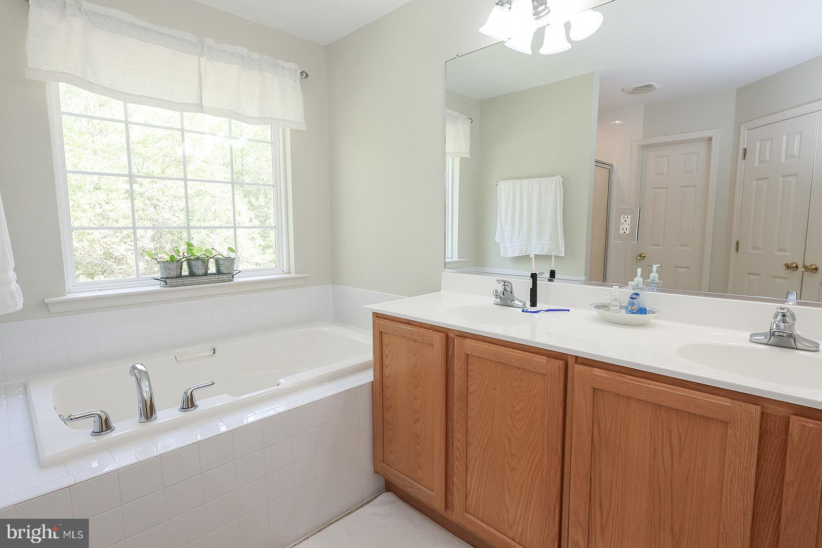 NEWTON MANOR - Residential