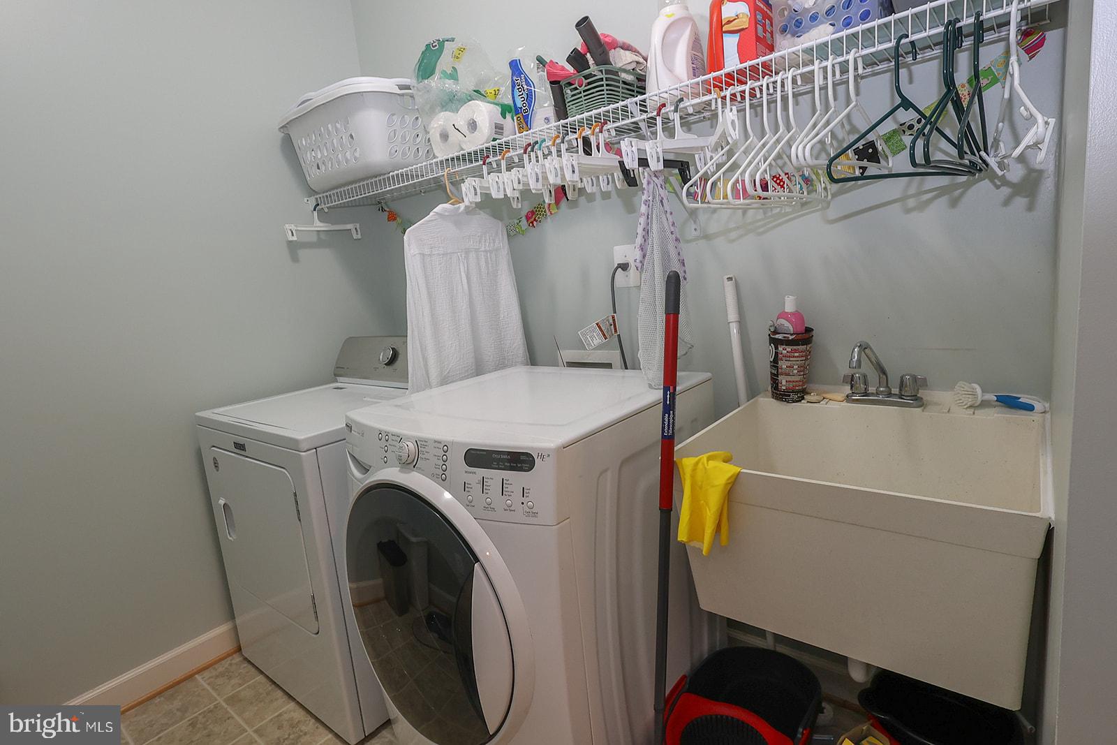 NEWTON MANOR - Residential