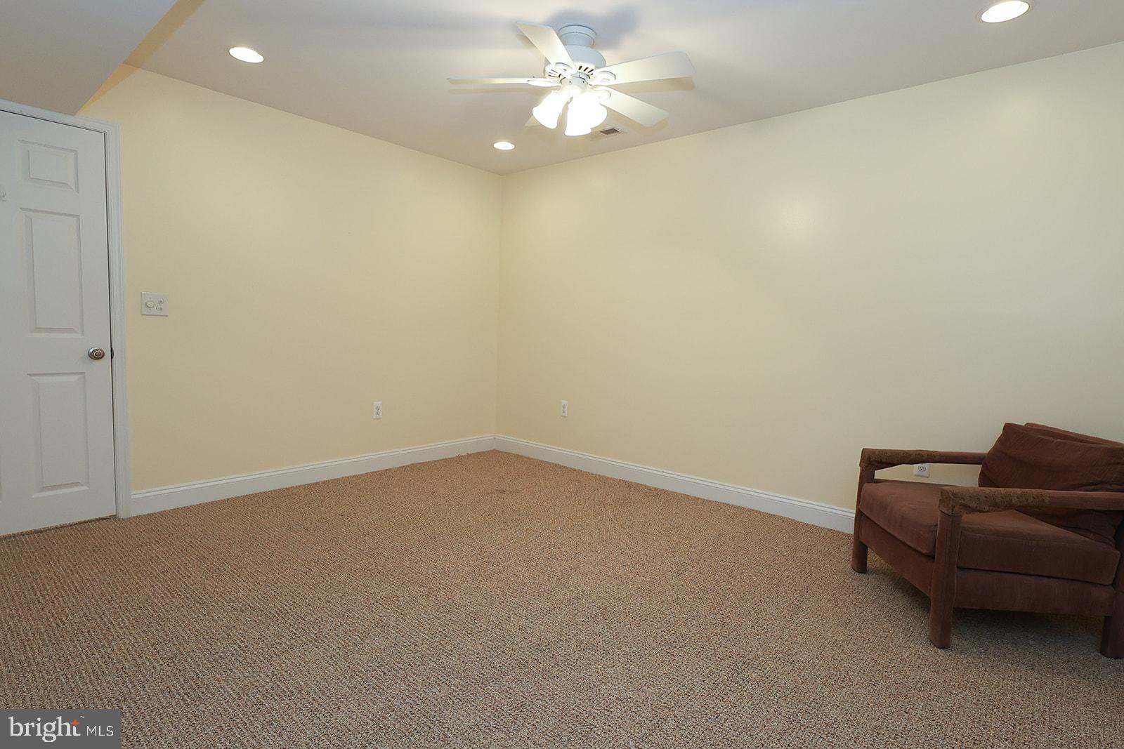 NEWTON MANOR - Residential