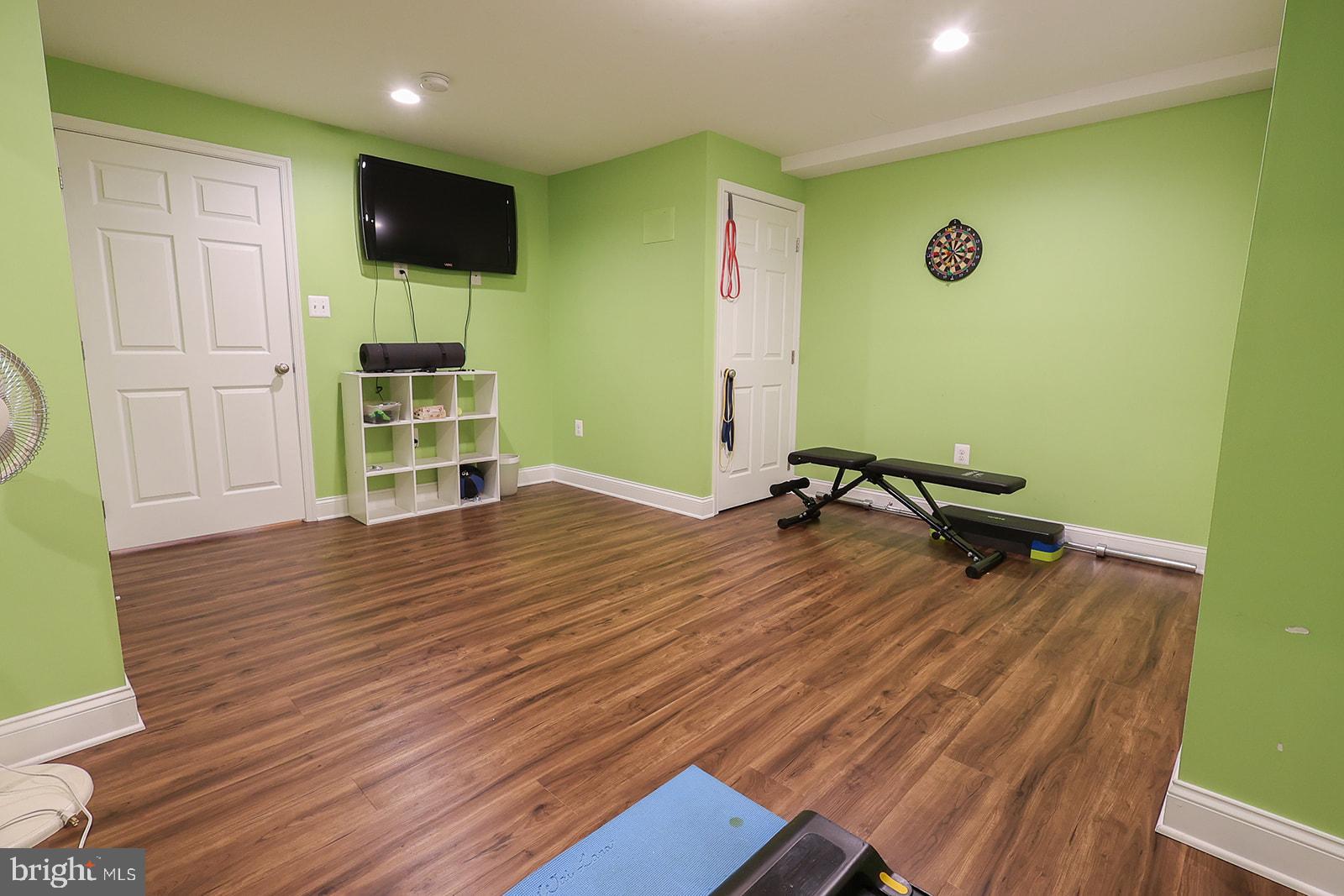 NEWTON MANOR - Residential