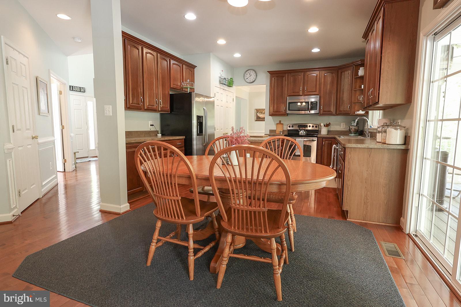 NEWTON MANOR - Residential