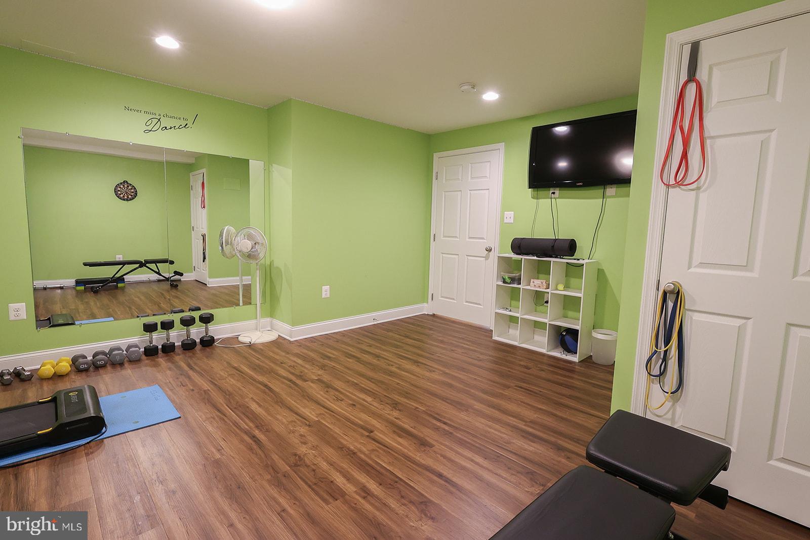 NEWTON MANOR - Residential