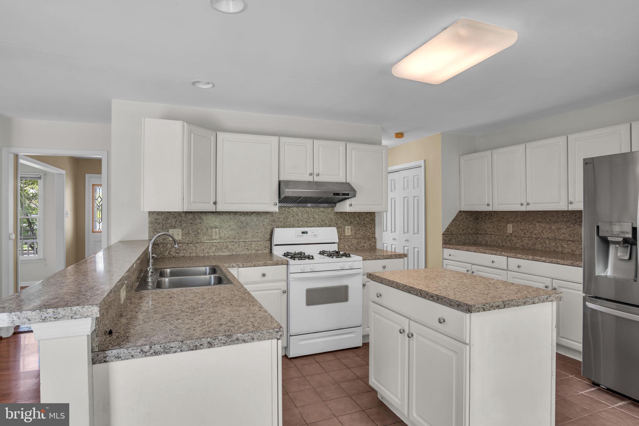 TURNBERRY - Residential Lease