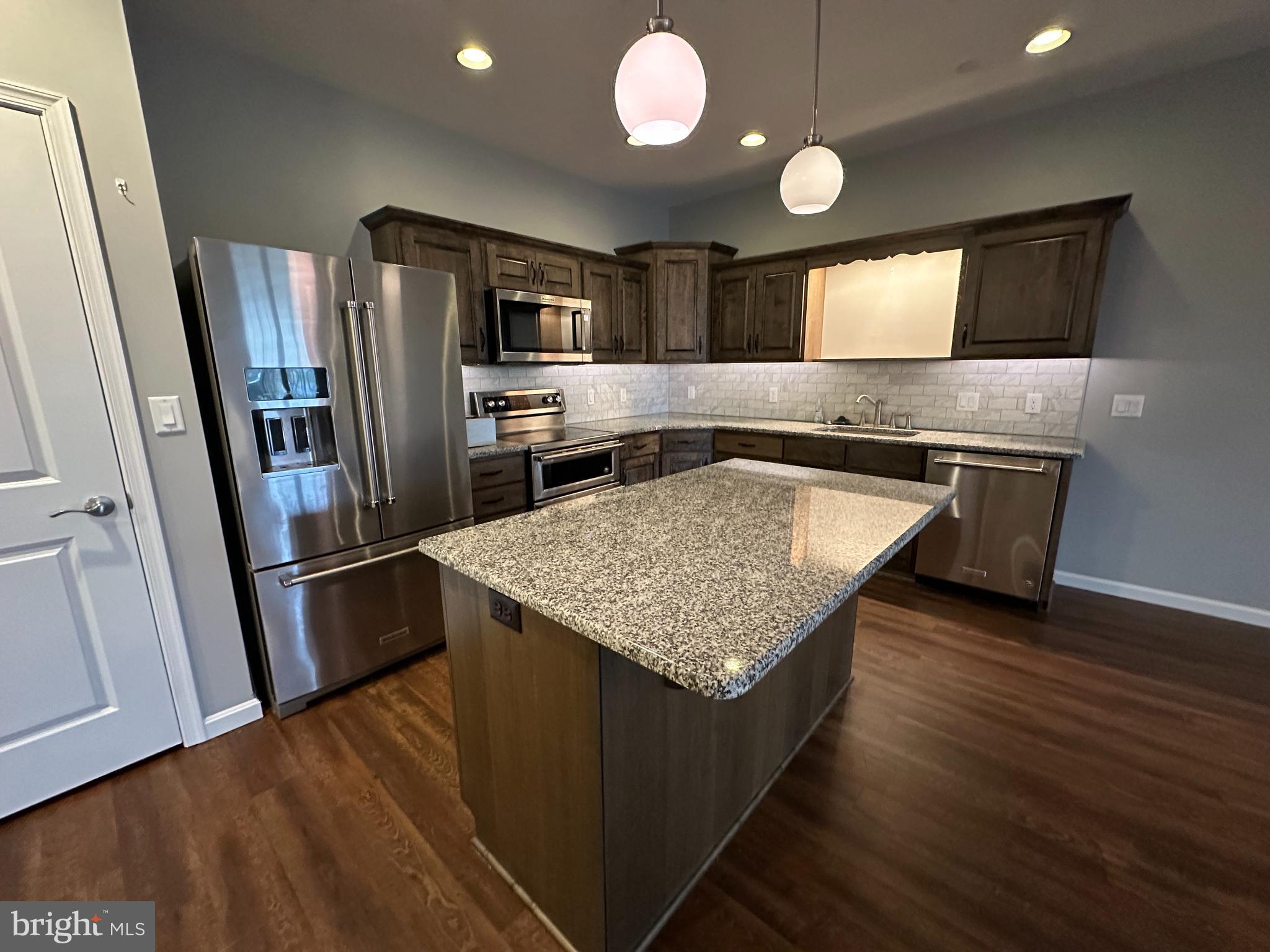 MELROSE MEADOWS III - Residential