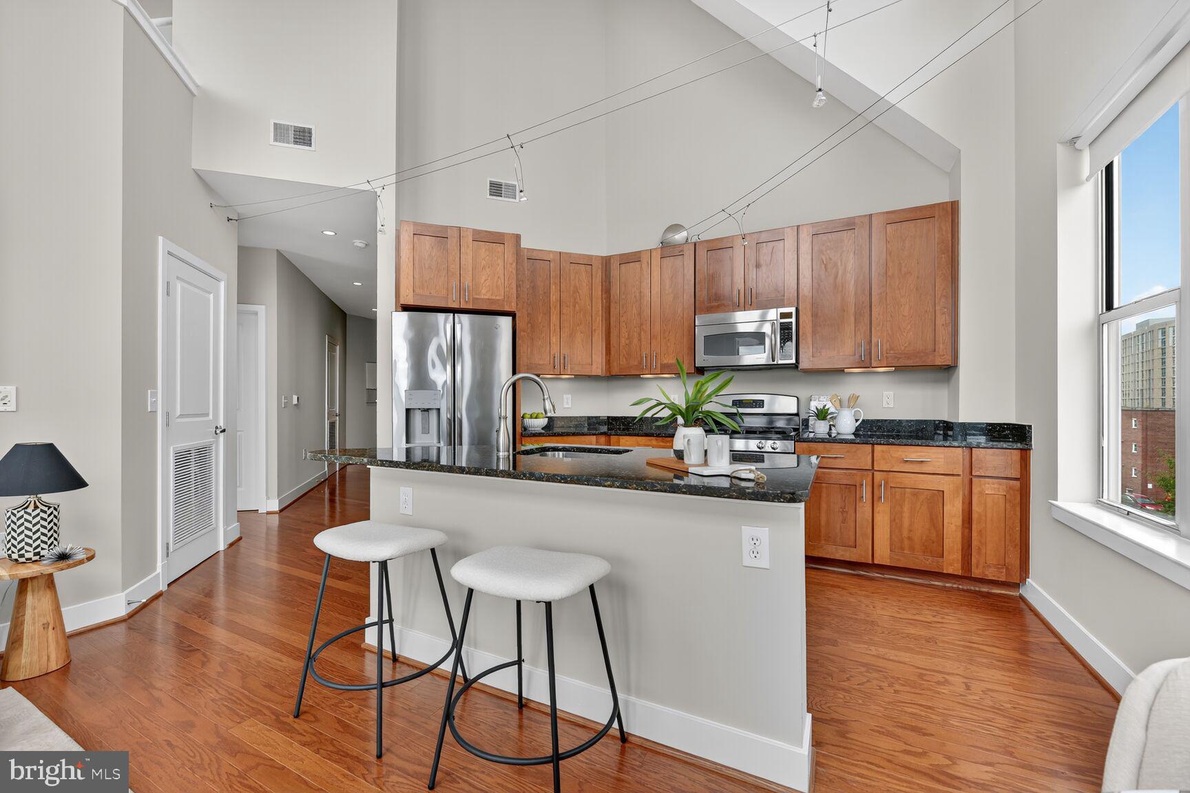 1800 WILSON - Residential