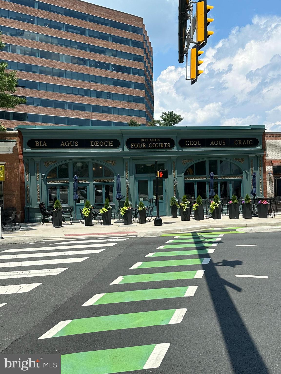 1800 WILSON - Residential