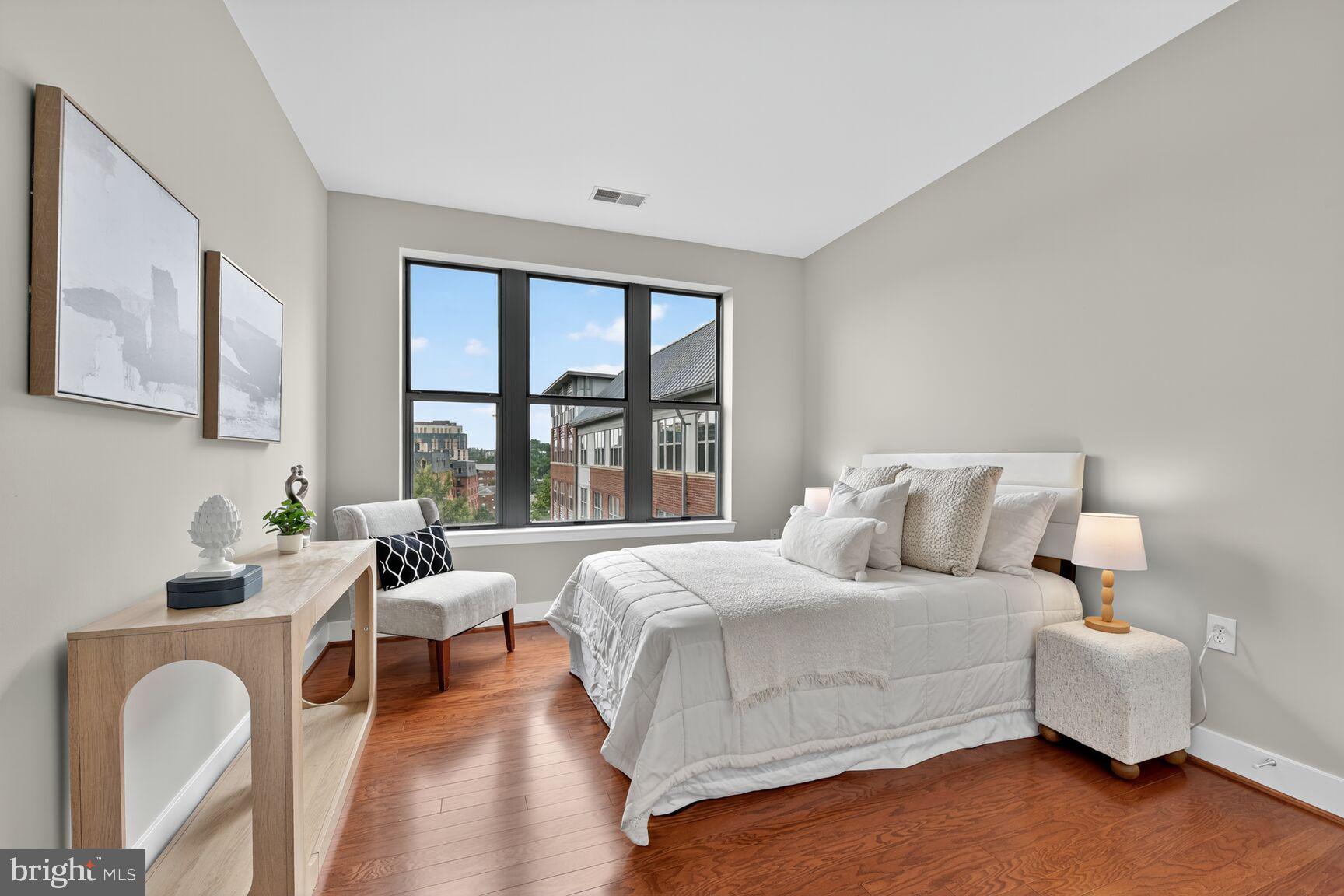 1800 WILSON - Residential