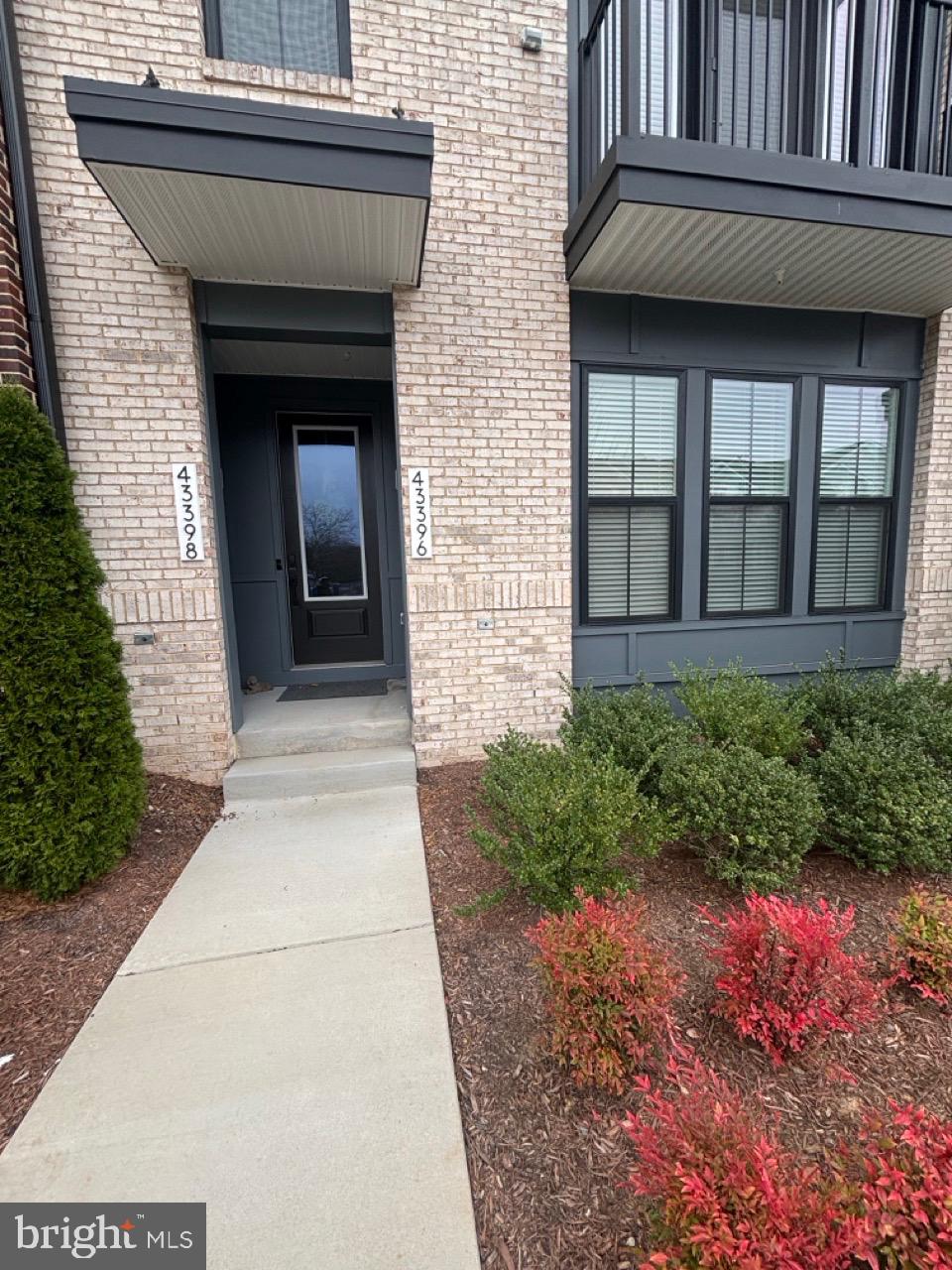 DEMOTT & SILVER - Residential Lease