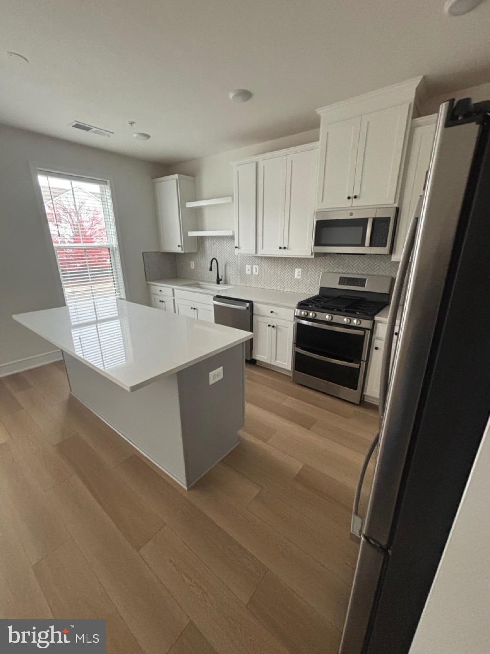 DEMOTT & SILVER - Residential Lease