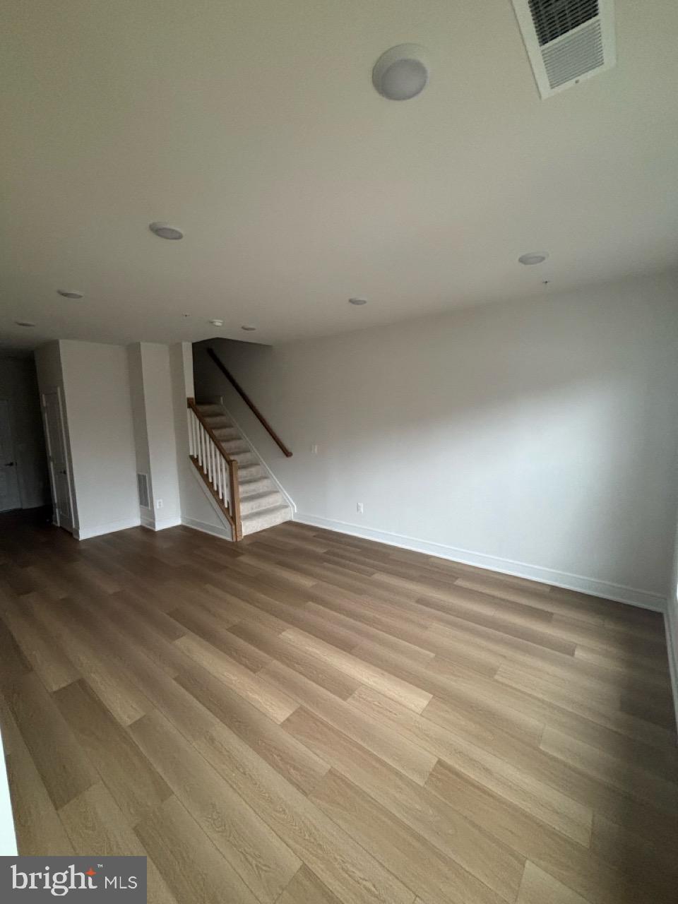 DEMOTT & SILVER - Residential Lease