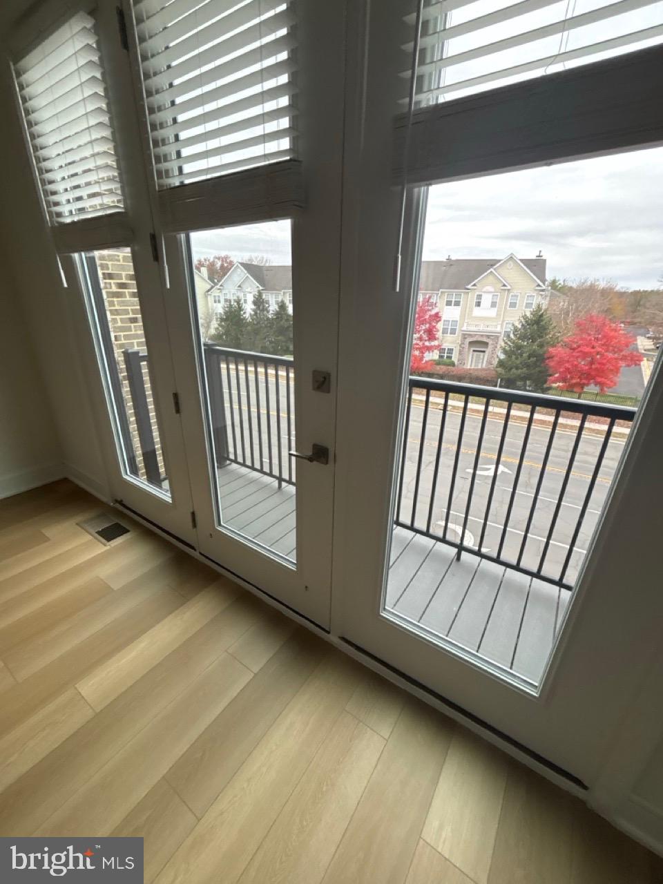 DEMOTT & SILVER - Residential Lease