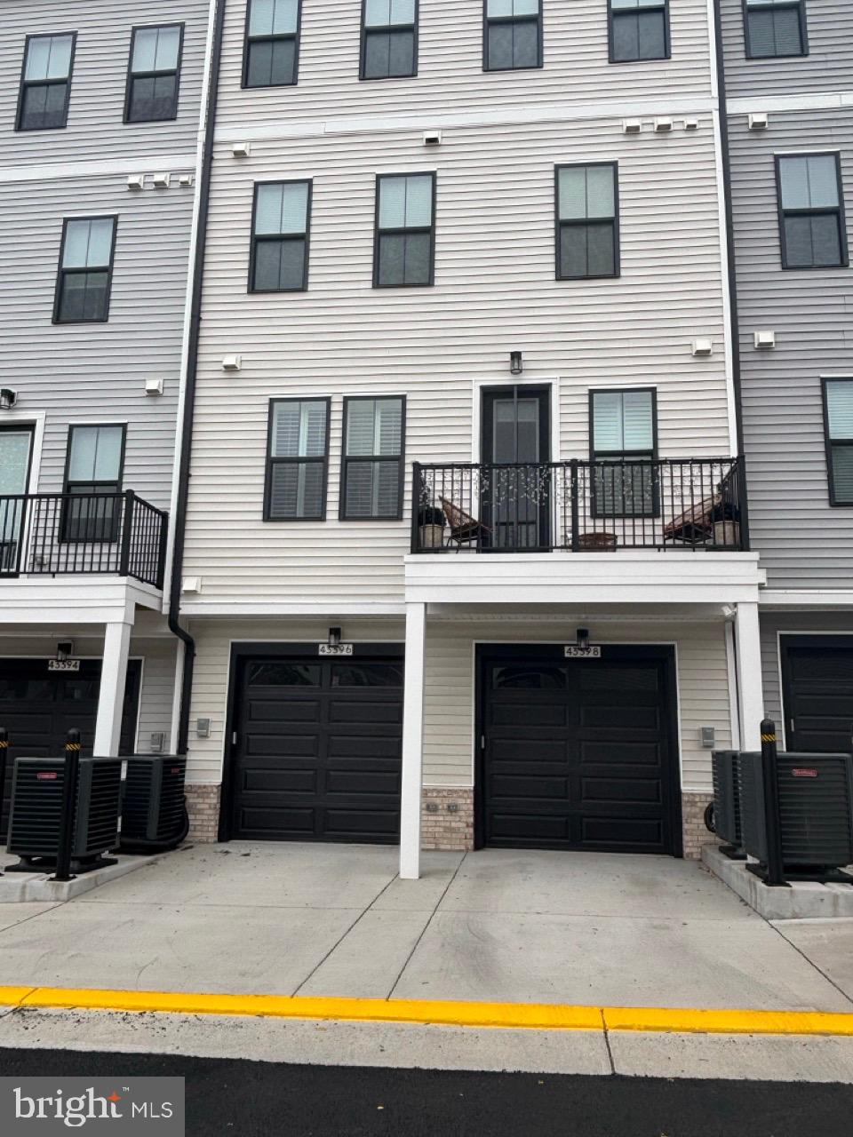 DEMOTT & SILVER - Residential Lease