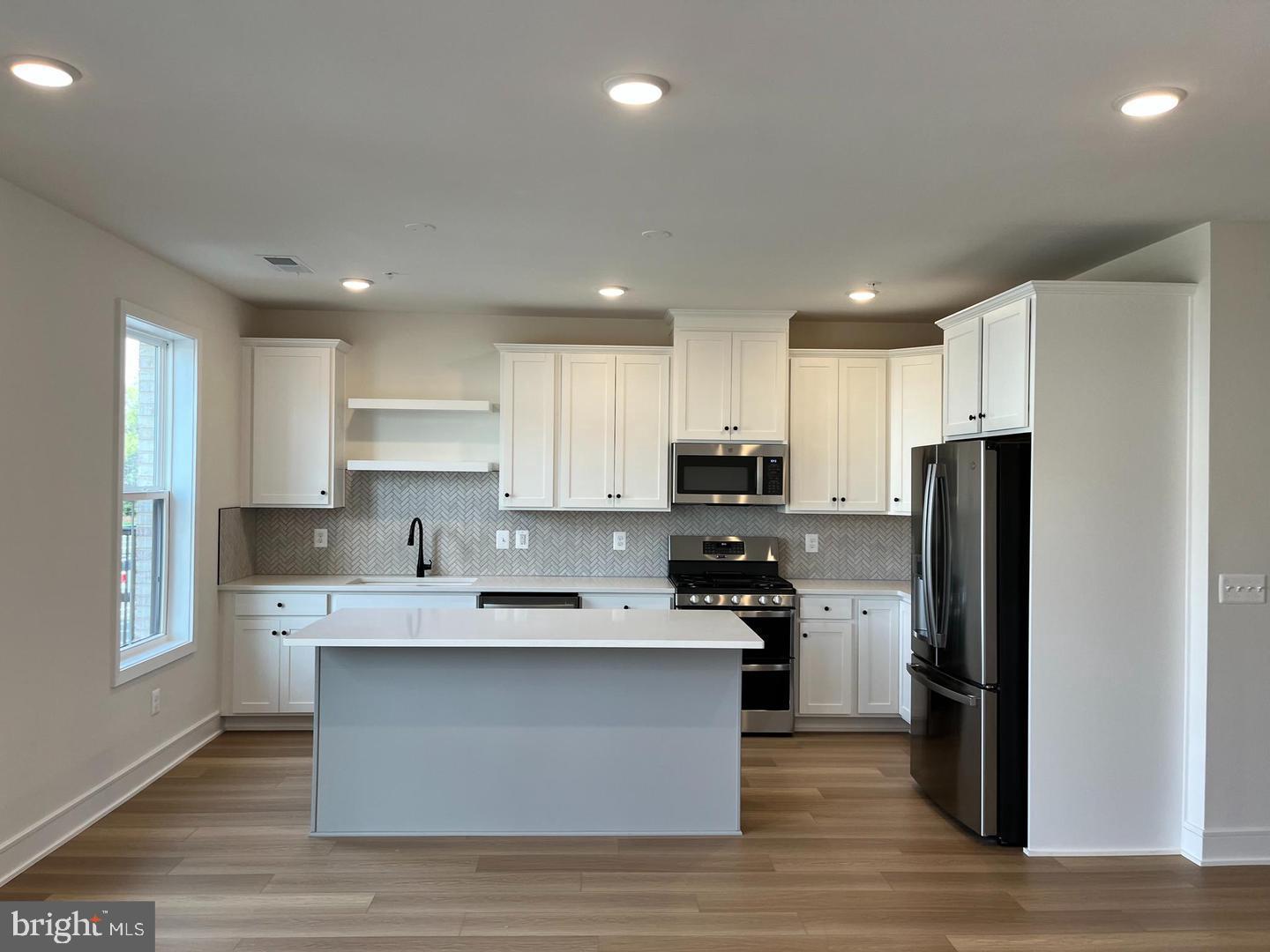 DEMOTT & SILVER - Residential Lease