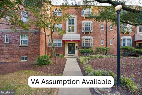 Photo of 2103 N Scott Street #84, ARLINGTON, VA 22209 (MLS # VAAR2081166)