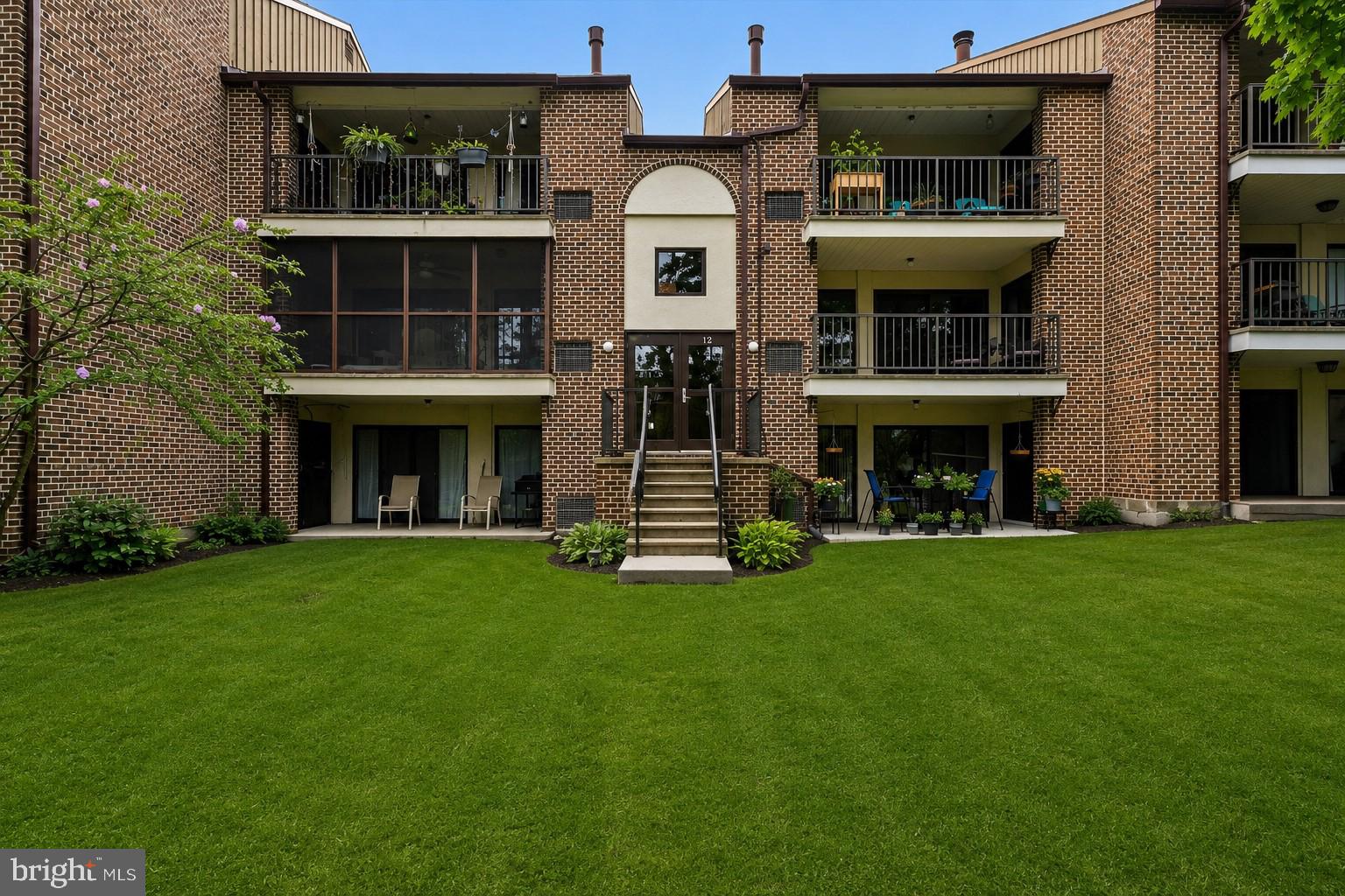 12 FAIRWAY ROAD E