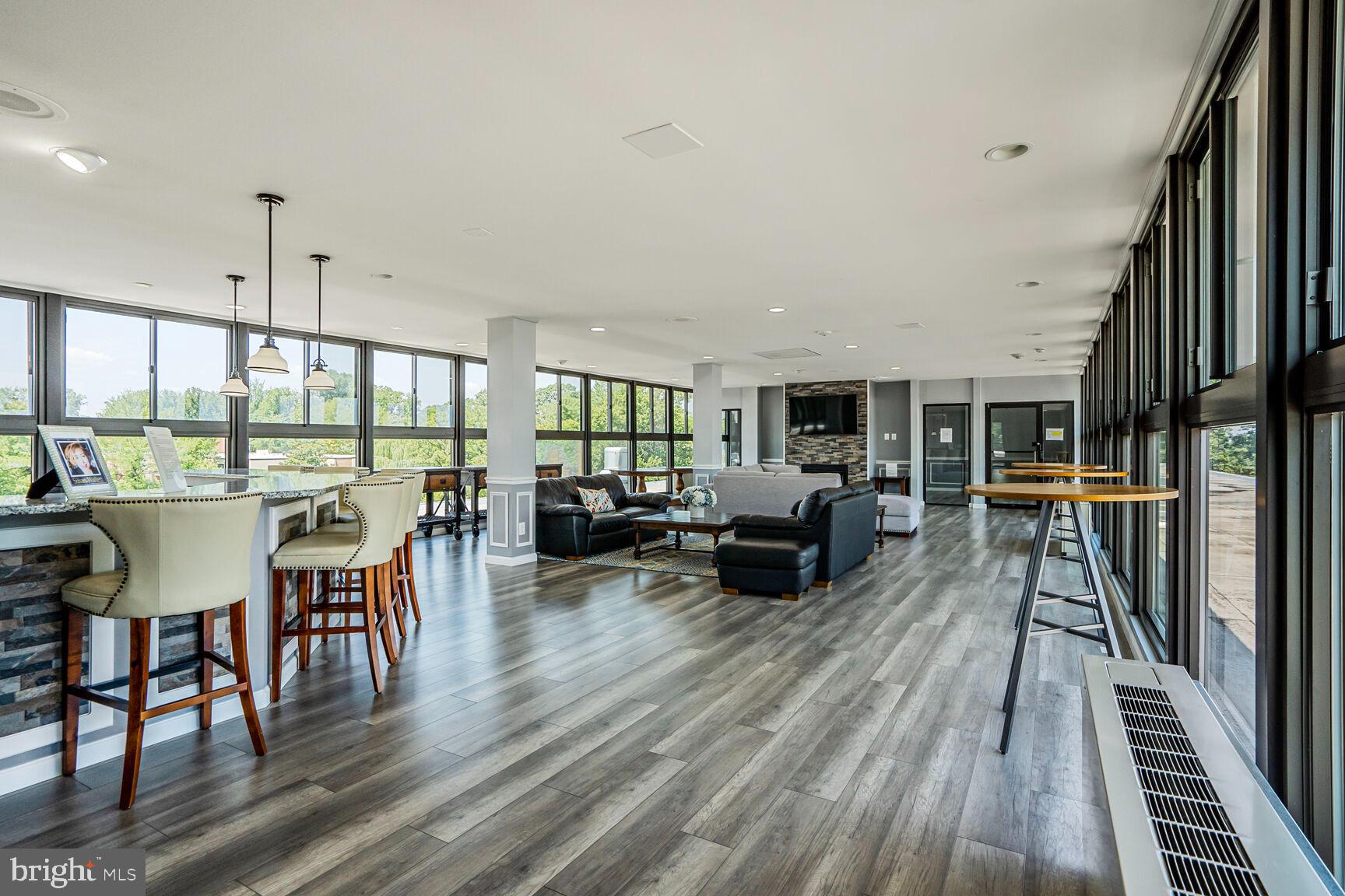 MADISON CONDOMINIUM - Residential