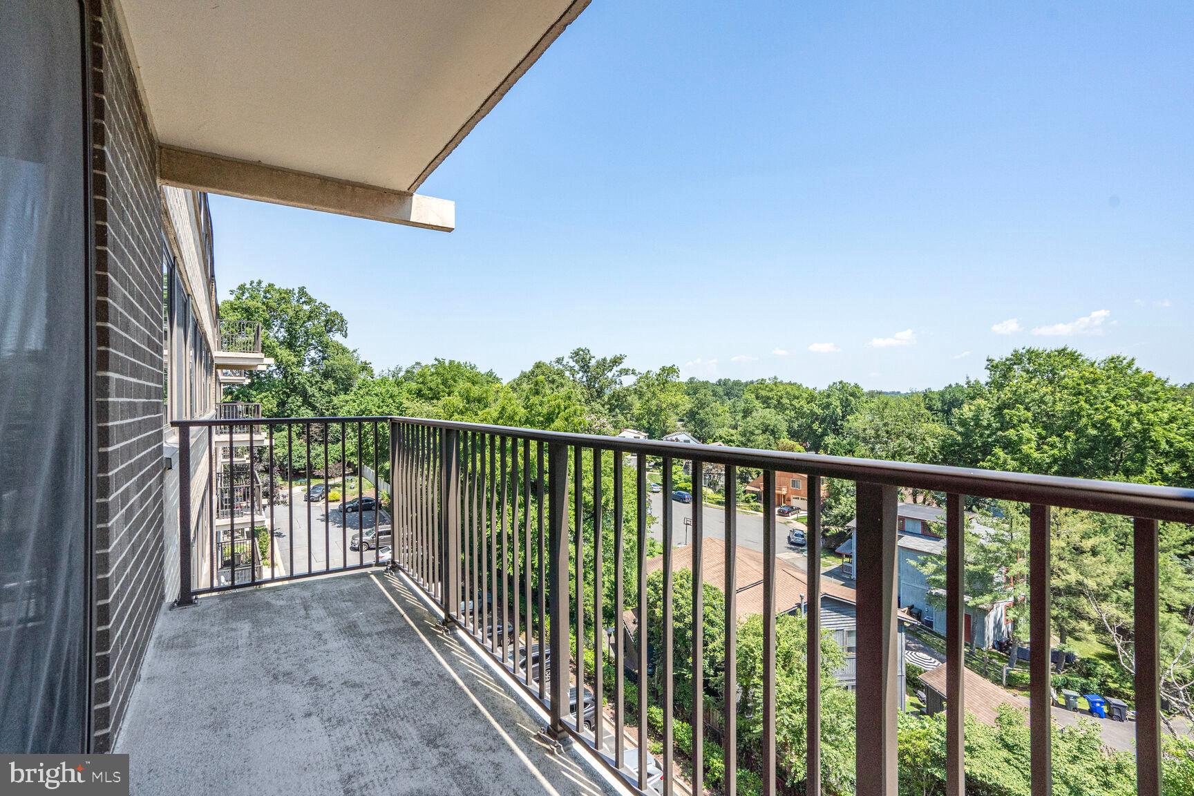 MADISON CONDOMINIUM - Residential