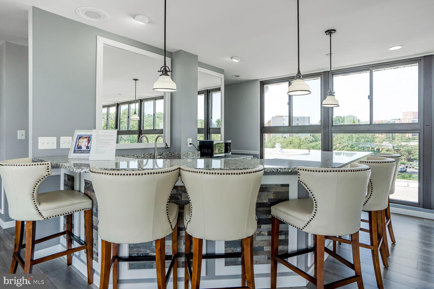 MADISON CONDOMINIUM - Residential