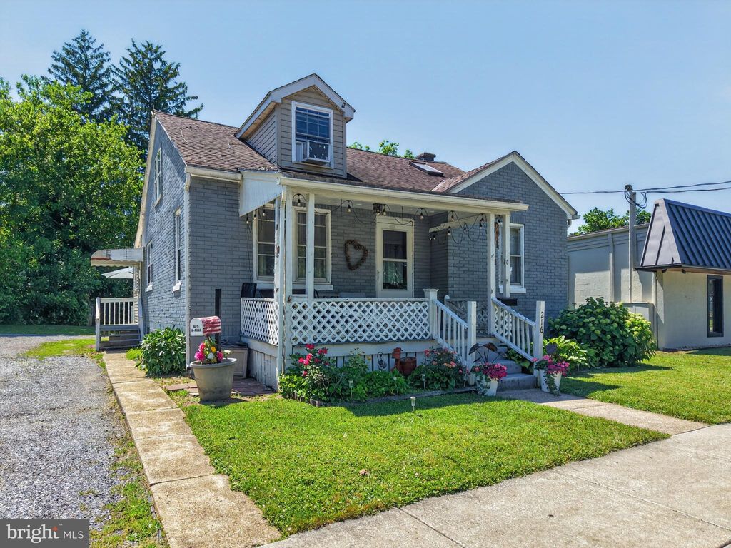 Photo of 216 W Fulton Street, EPHRATA, PA 17522 (MLS # PALA2091264)