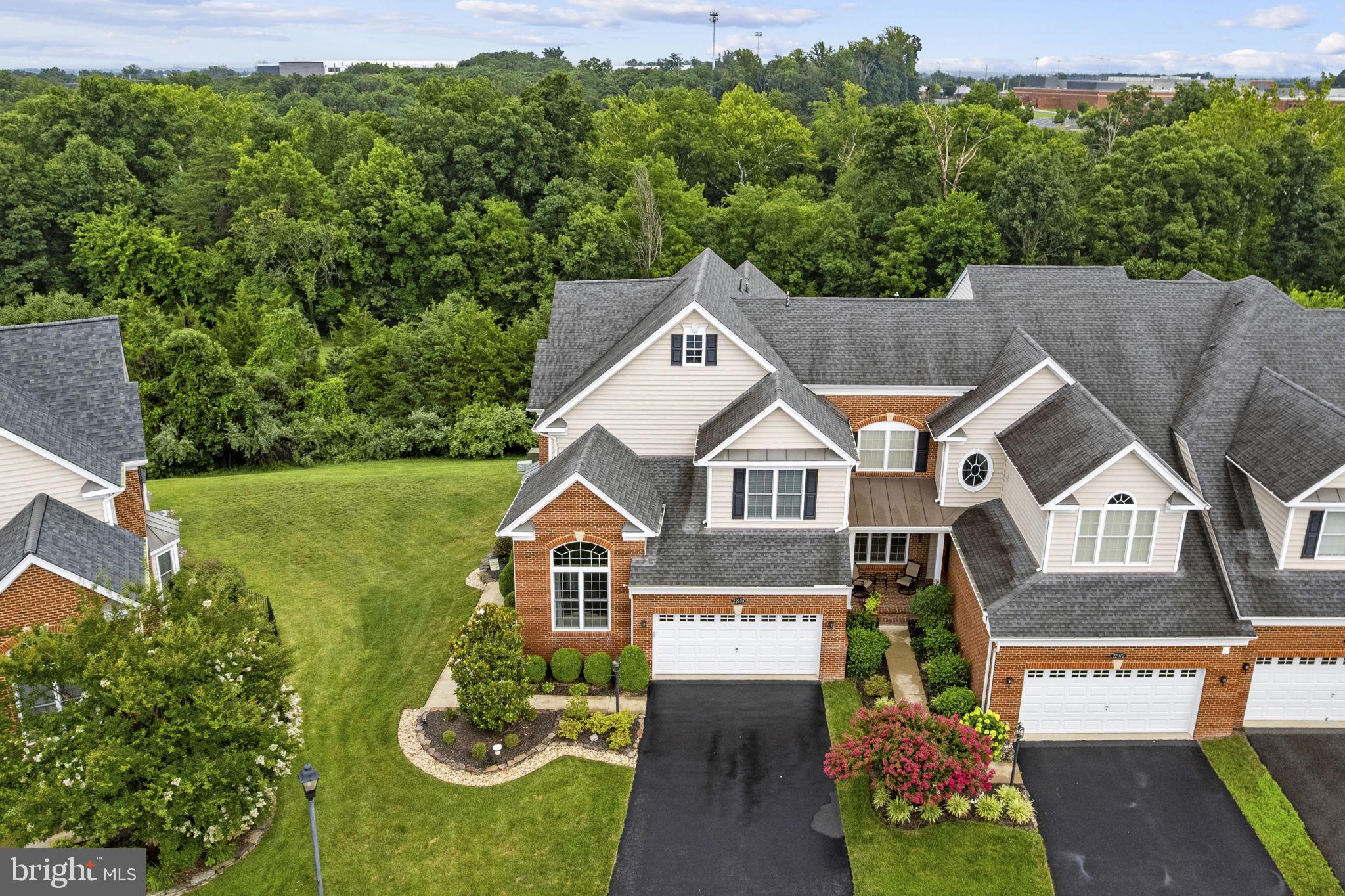 22970 WEYBRIDGE SQUARE