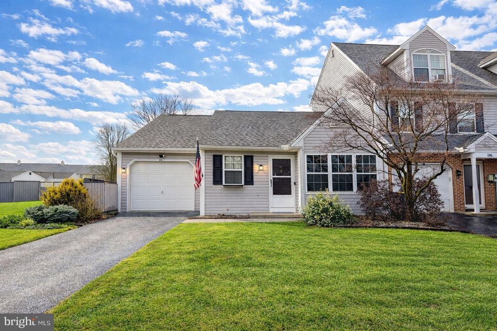 Photo of 24 Warwick Cir, MECHANICSBURG, PA 17050 (MLS # PACB2051146)