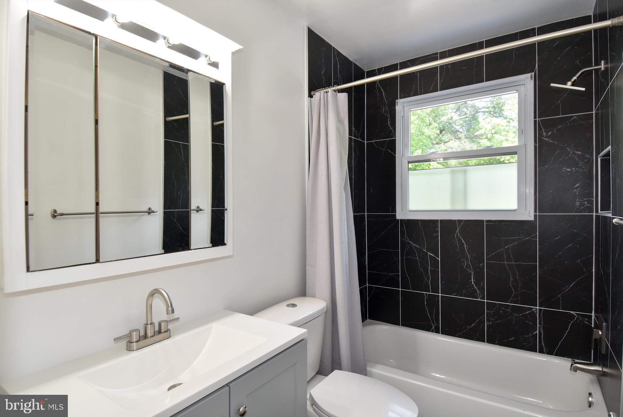 RIVERDALE PARK - Residential Lease