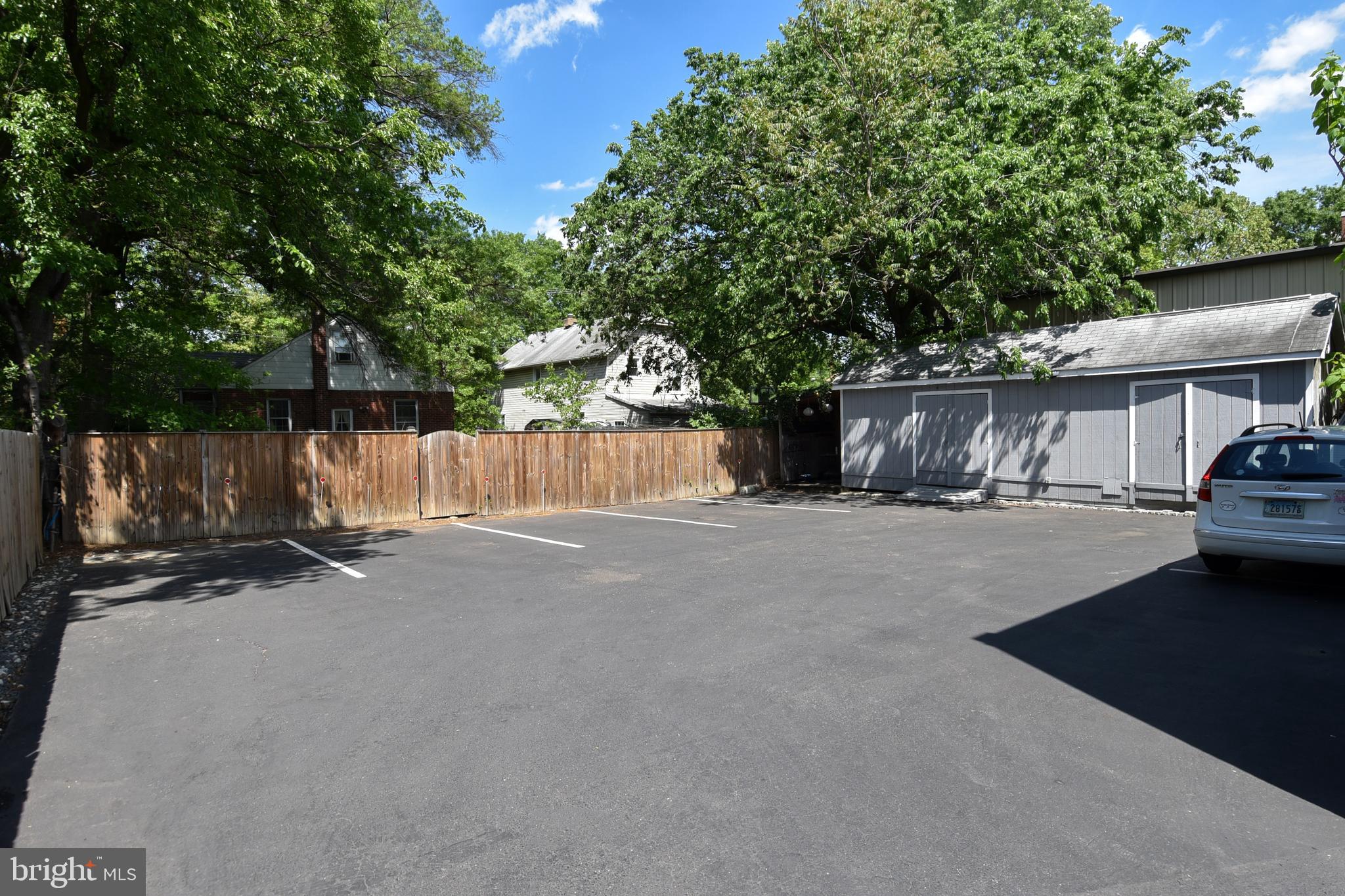 RIVERDALE PARK - Residential Lease