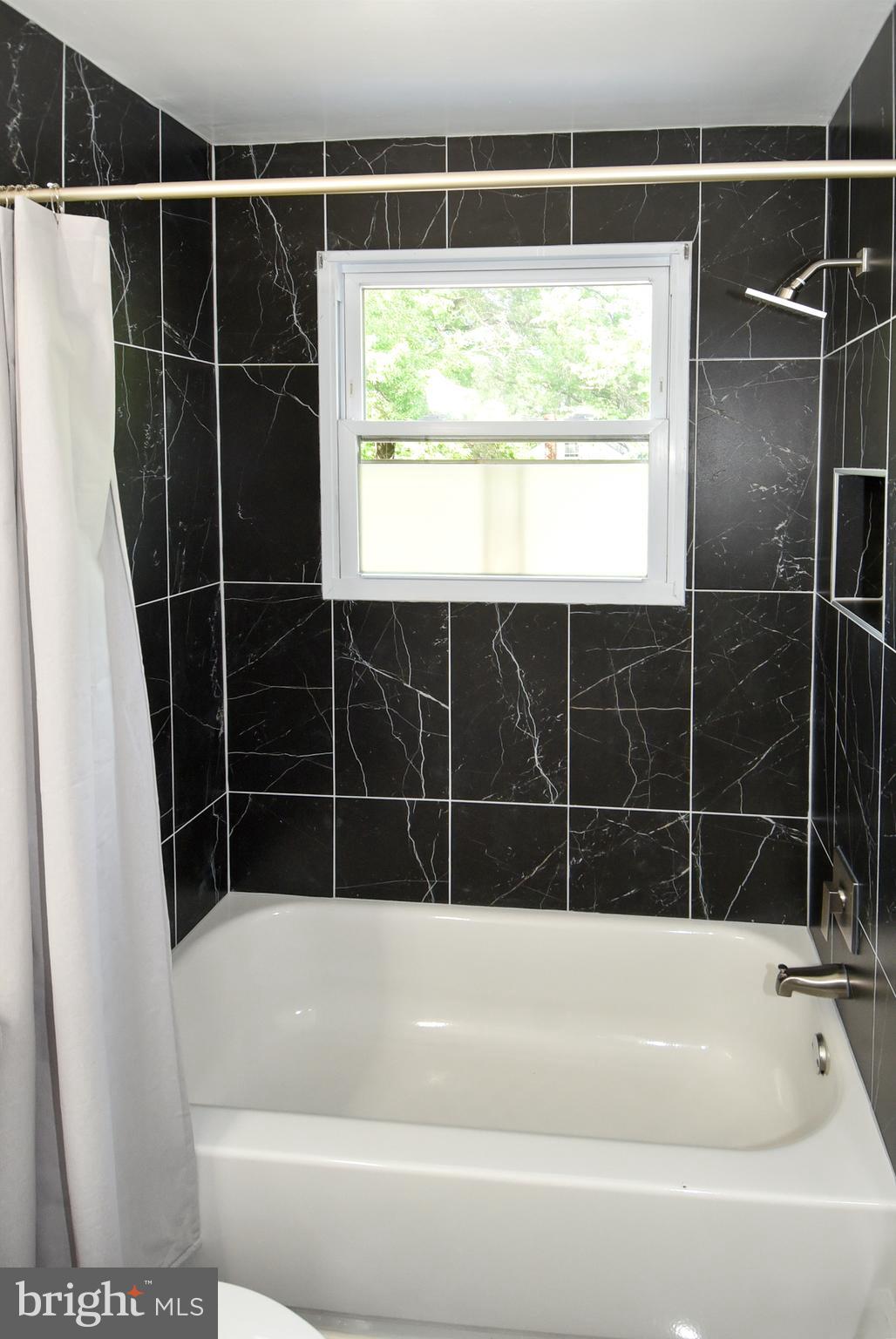 RIVERDALE PARK - Residential Lease