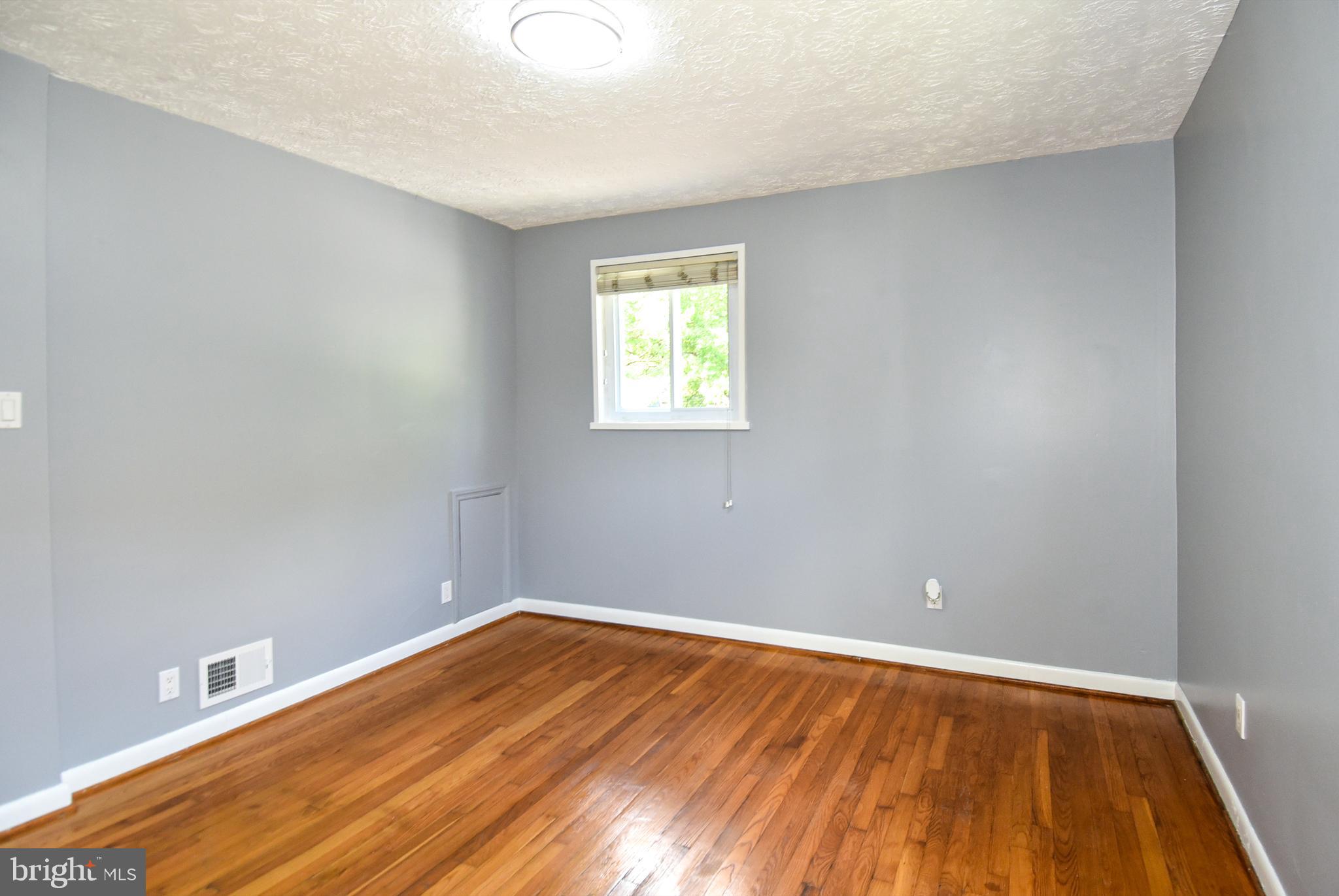 RIVERDALE PARK - Residential Lease