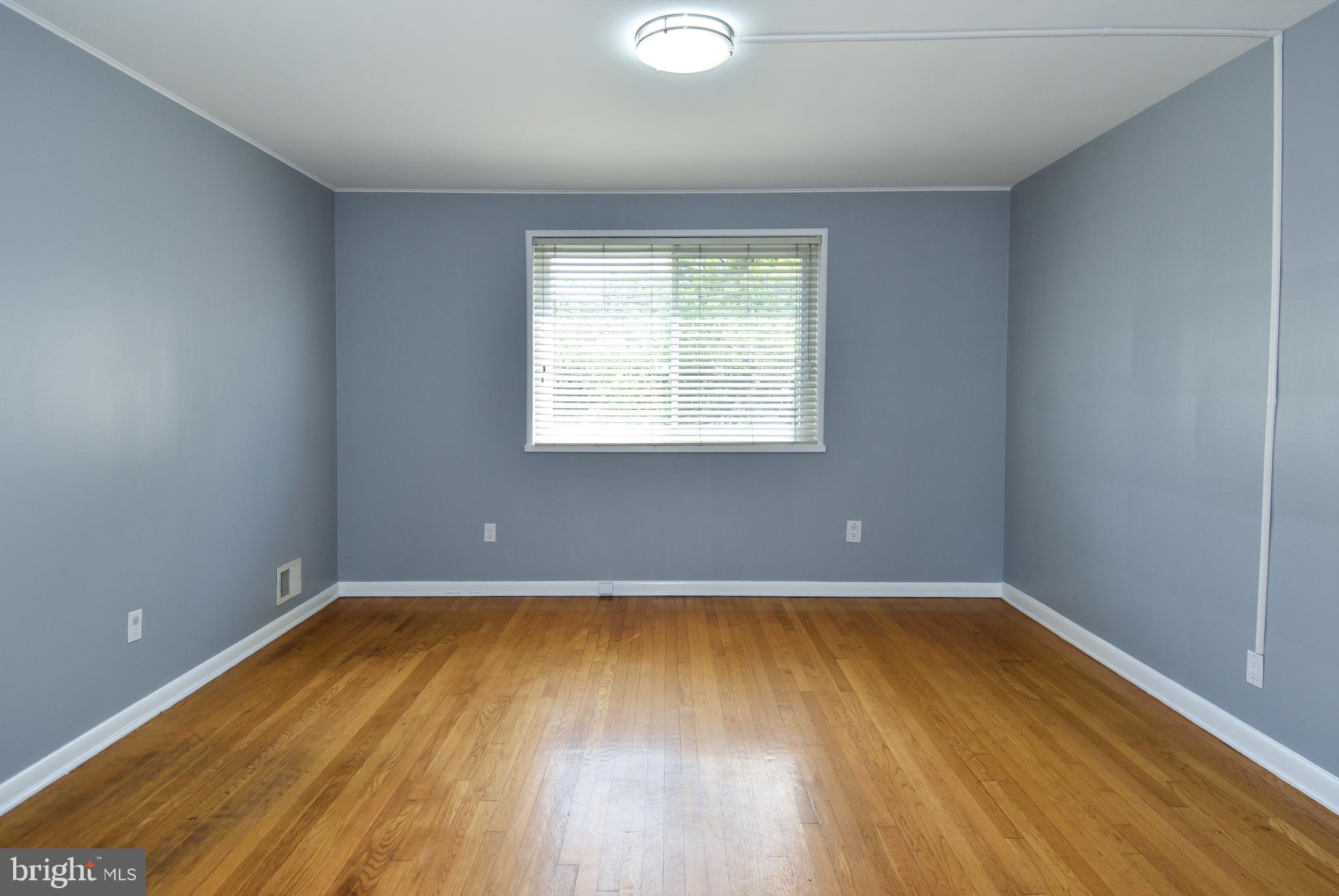 RIVERDALE PARK - Residential Lease