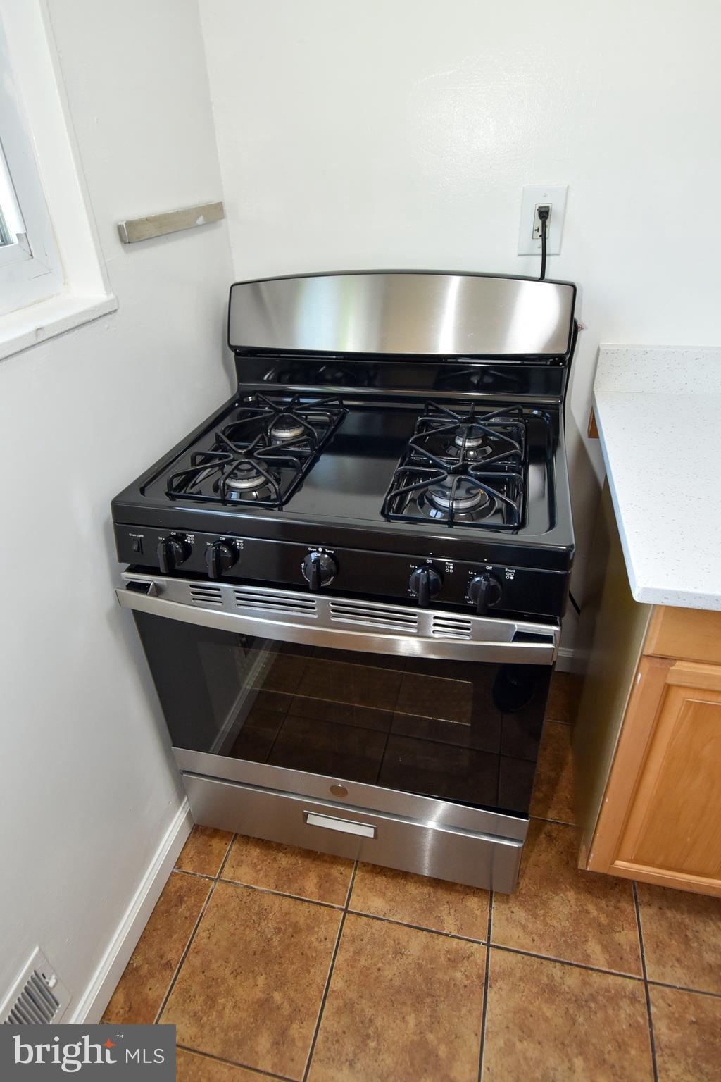 RIVERDALE PARK - Residential Lease