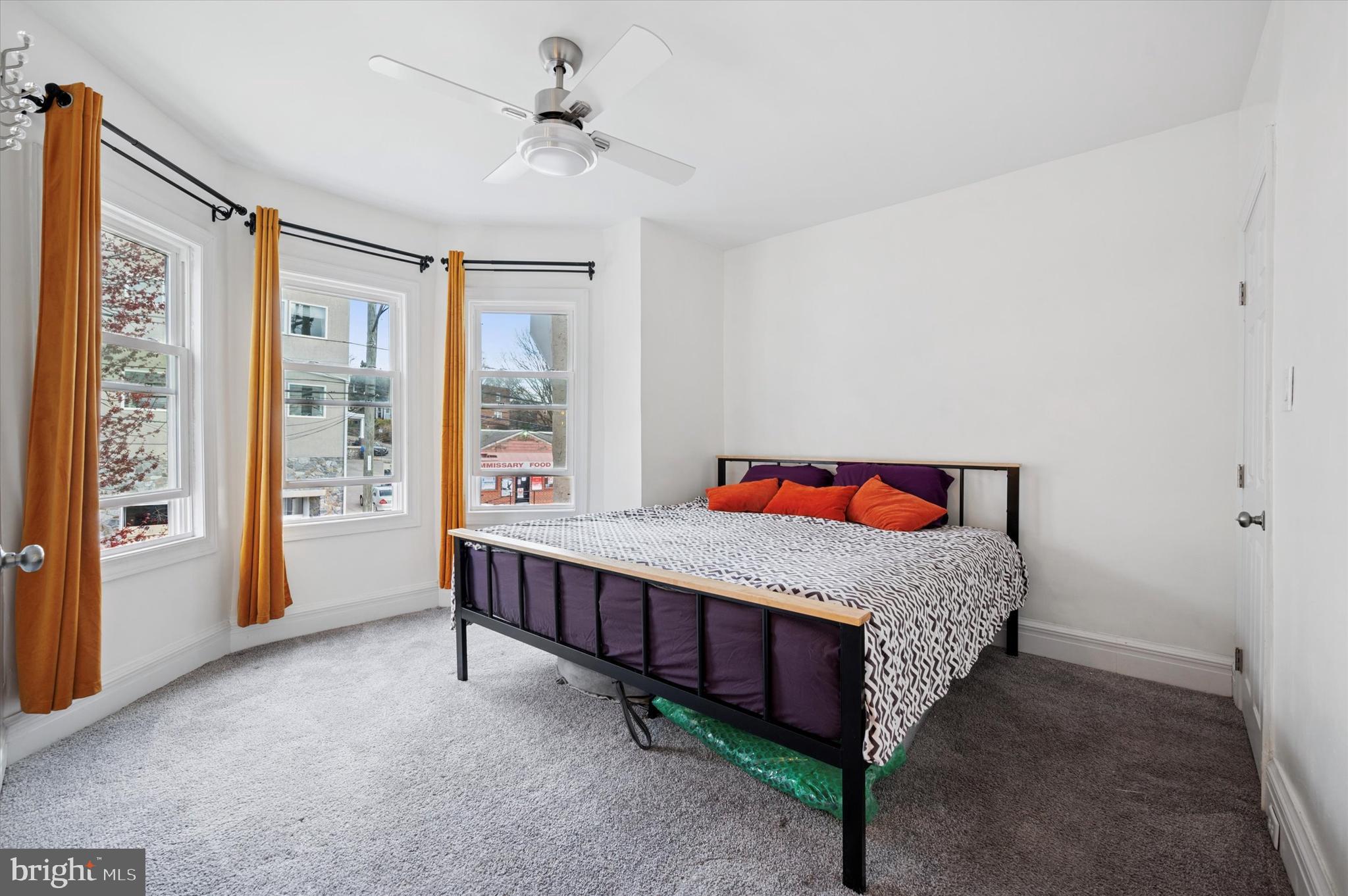 ROXBOROUGH - Residential