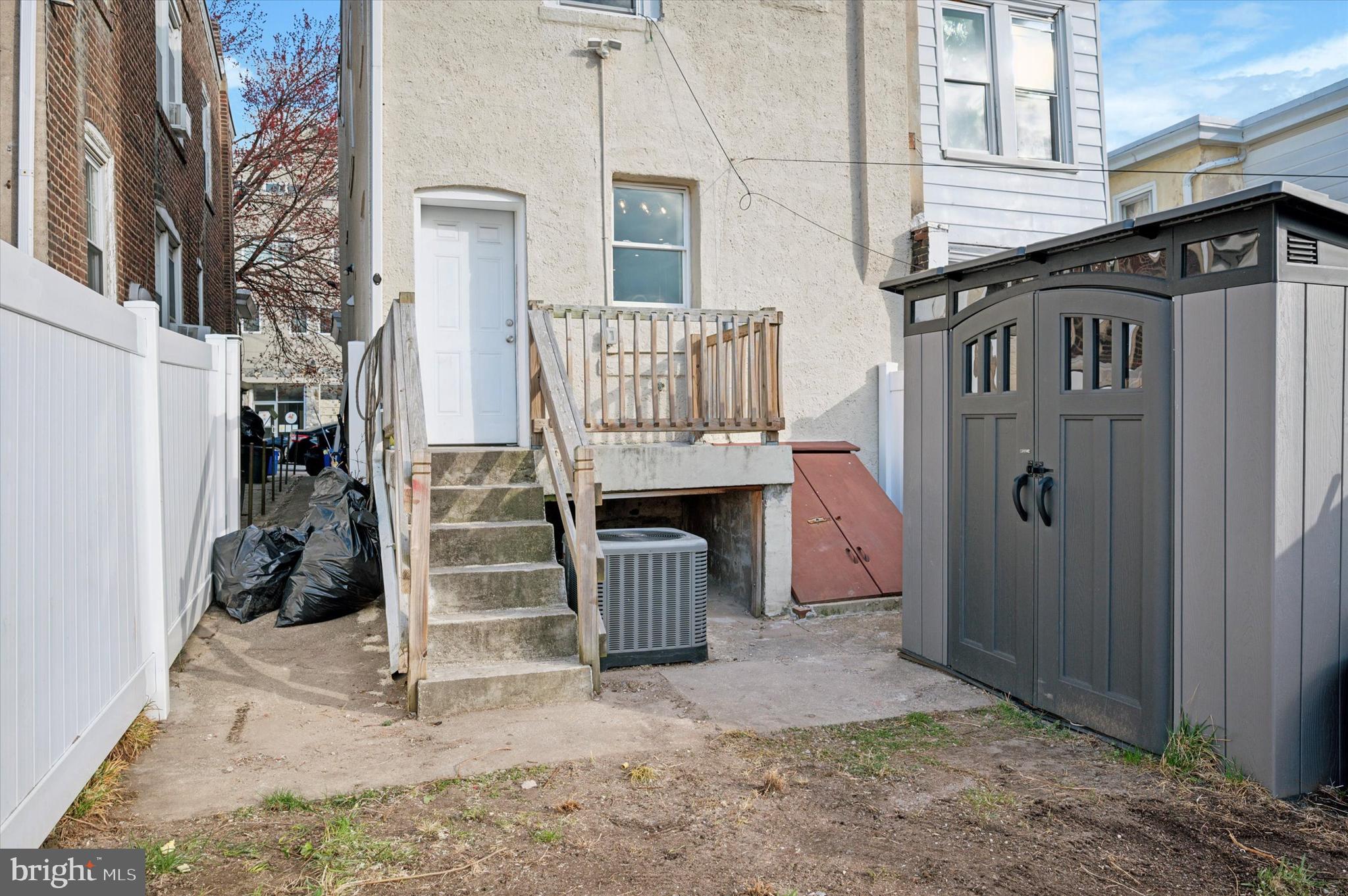 ROXBOROUGH - Residential