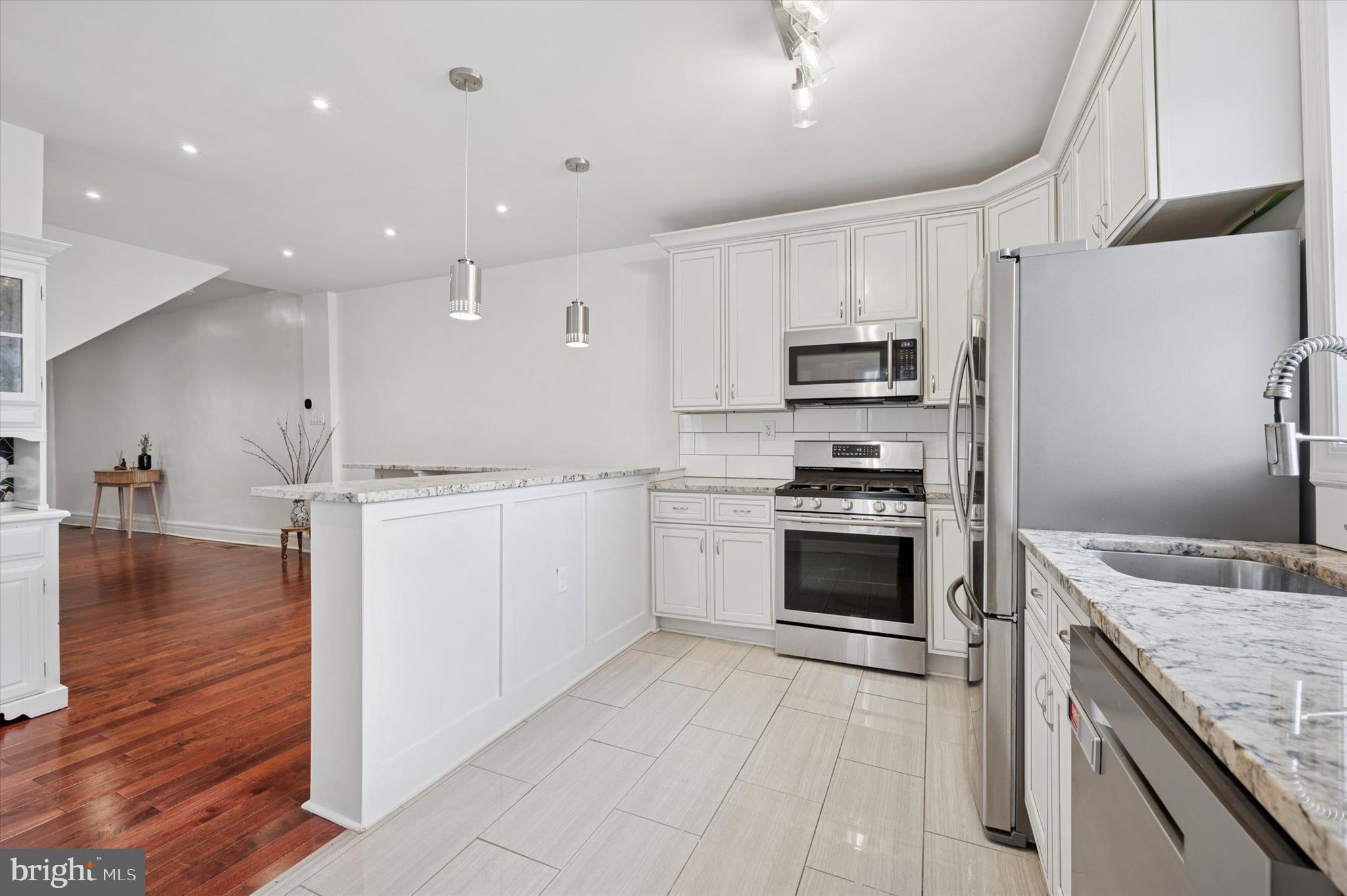 ROXBOROUGH - Residential