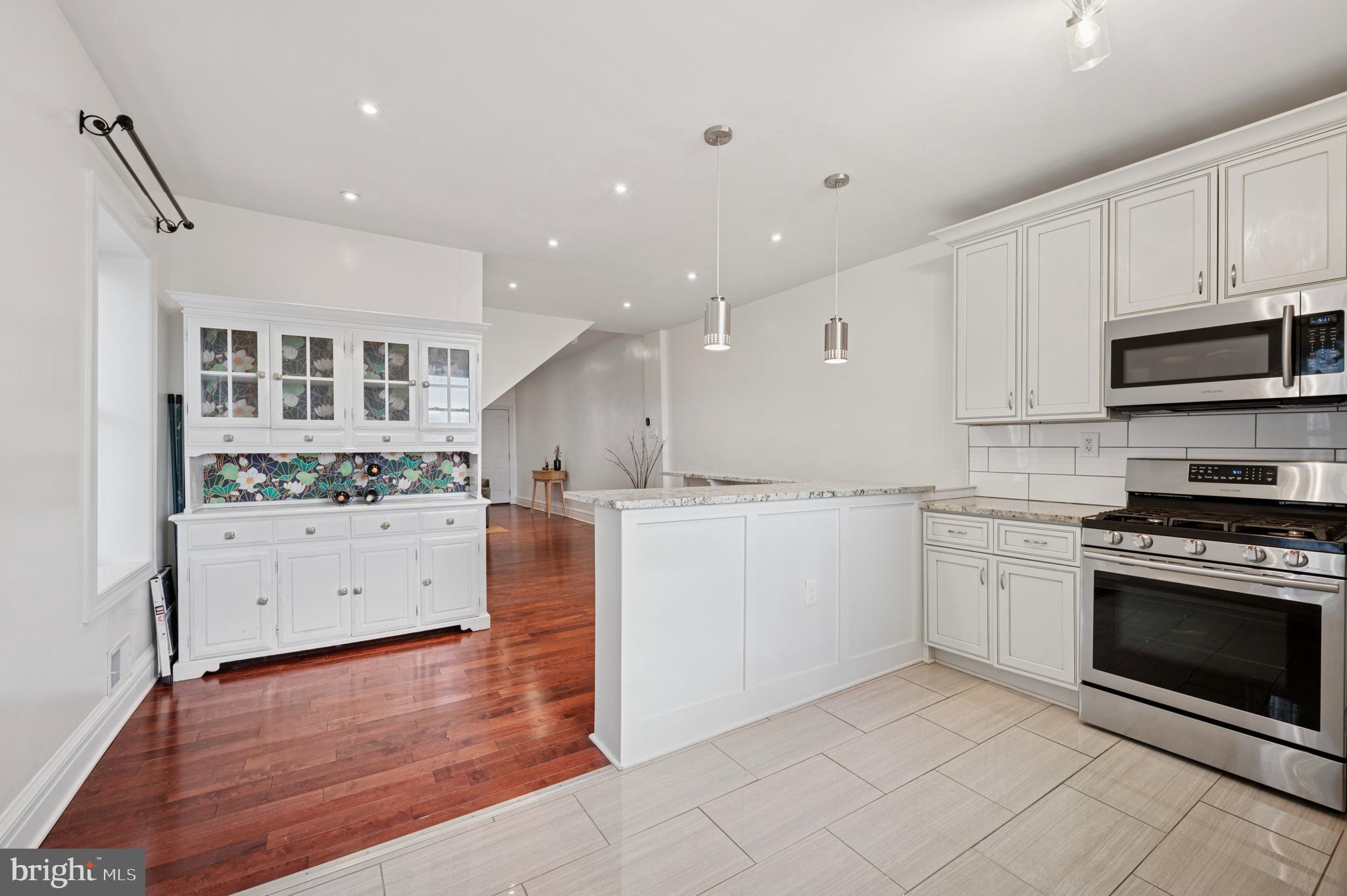 ROXBOROUGH - Residential