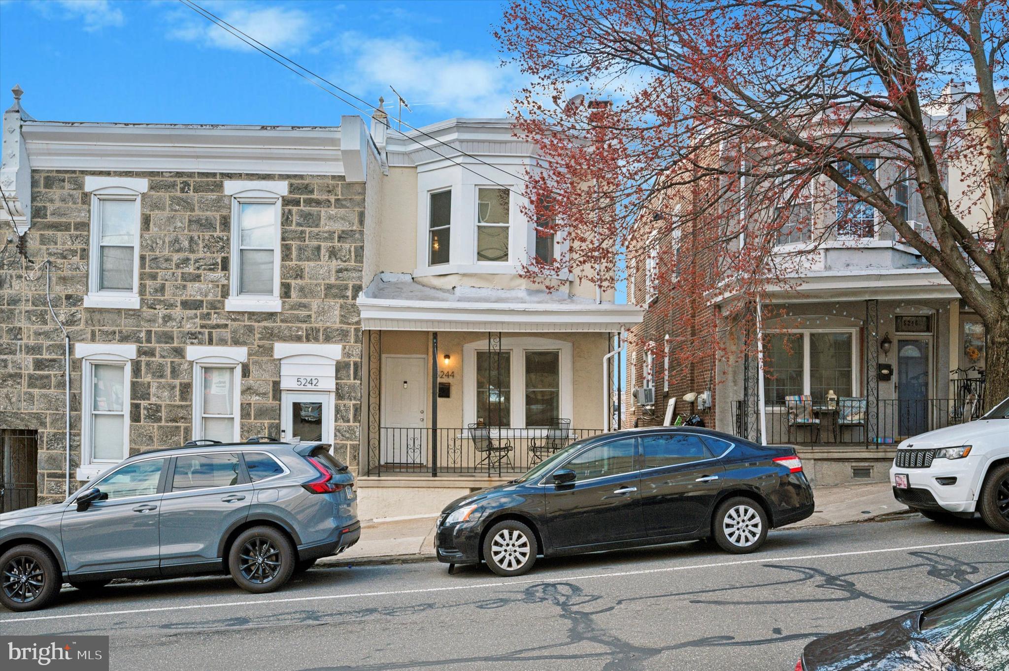 ROXBOROUGH - Residential