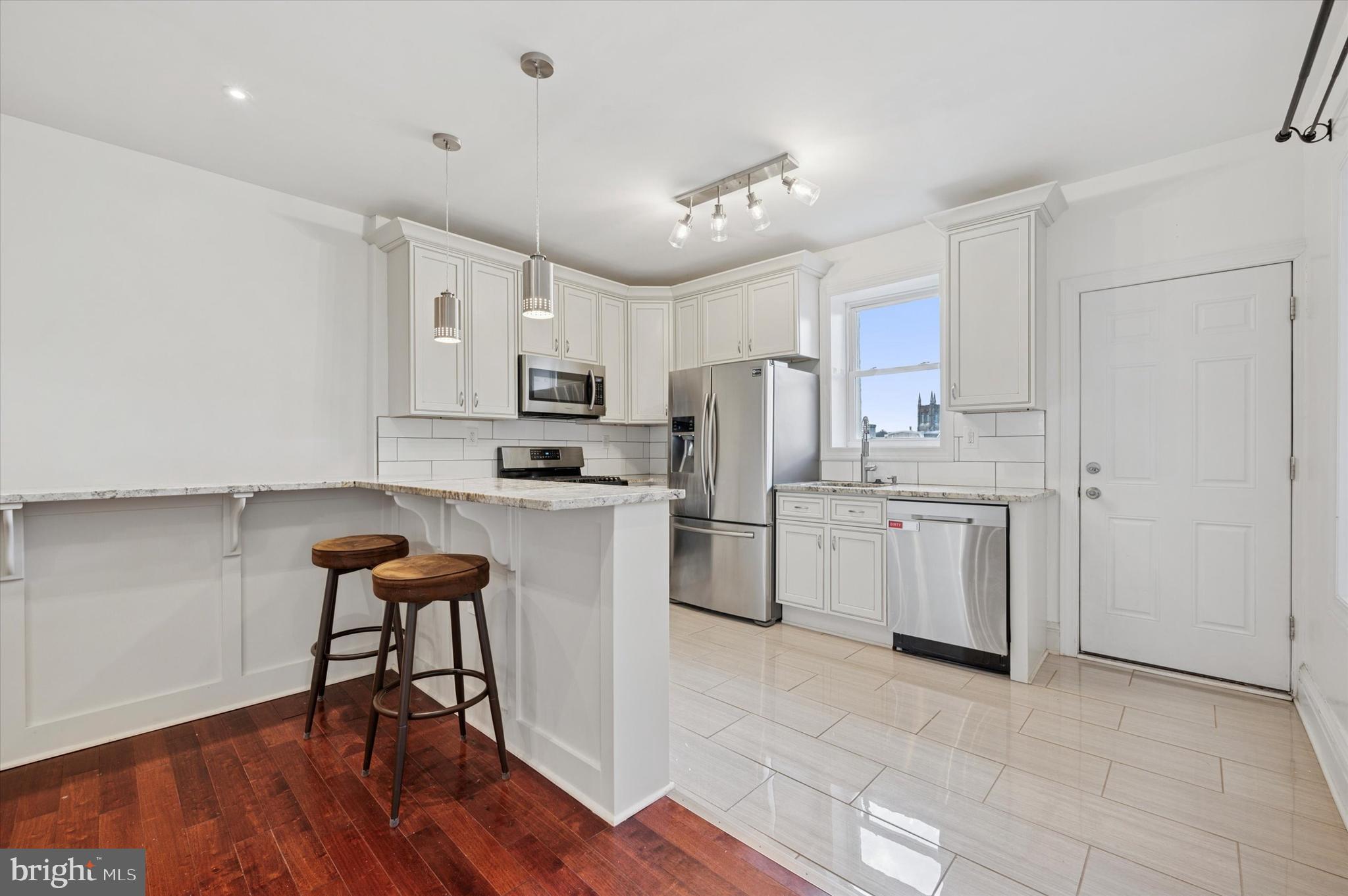 ROXBOROUGH - Residential