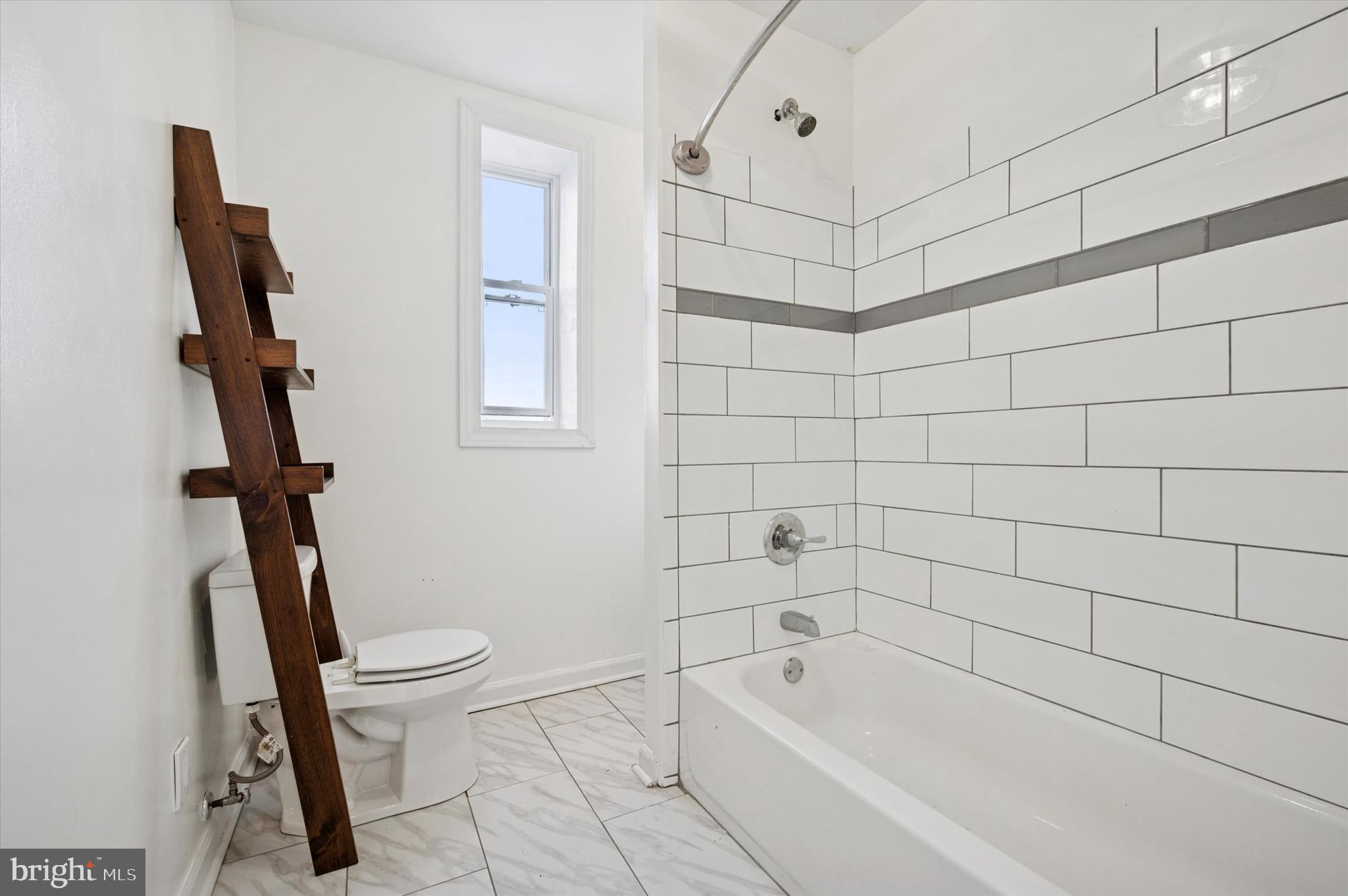 ROXBOROUGH - Residential