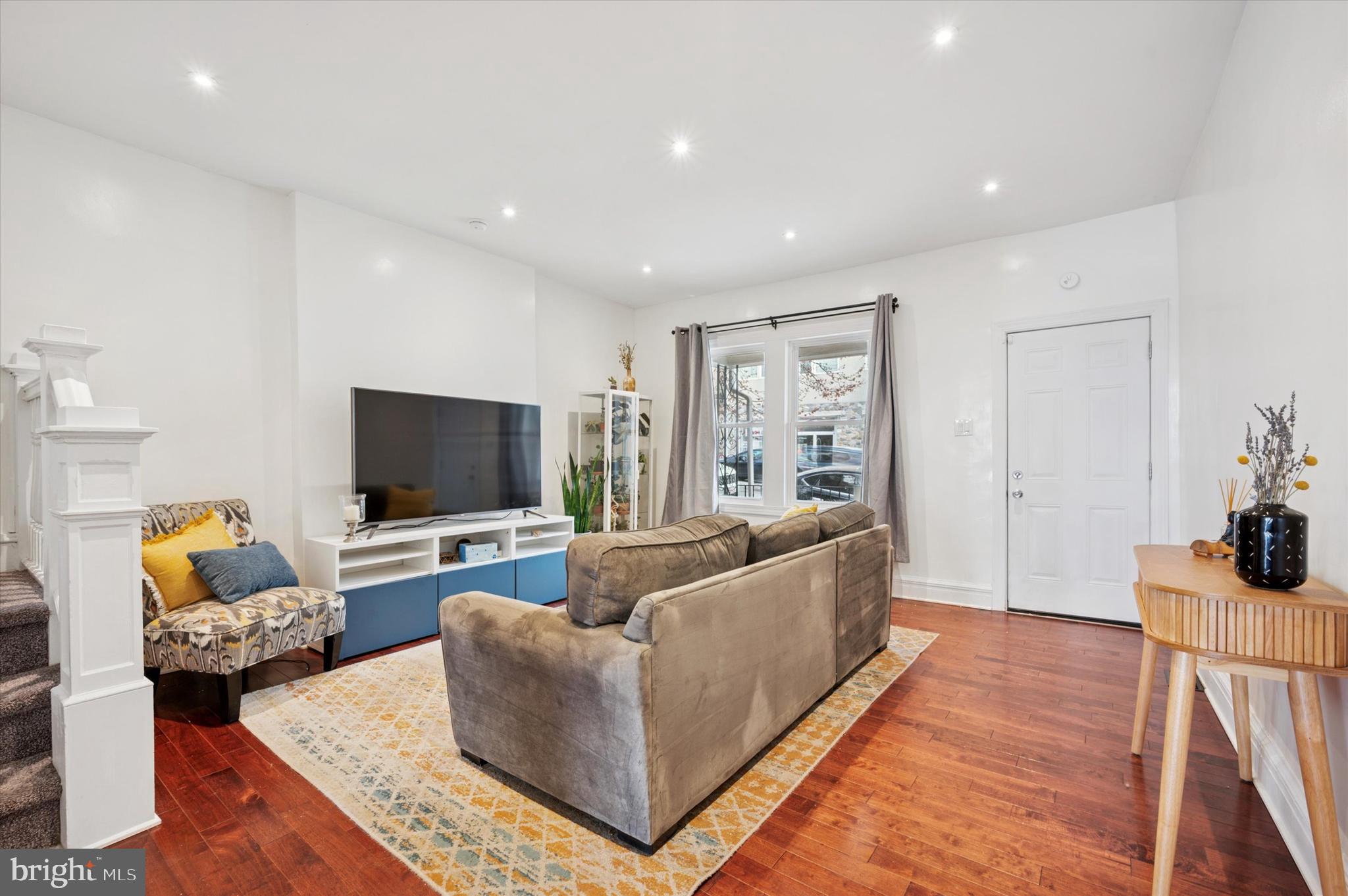 ROXBOROUGH - Residential