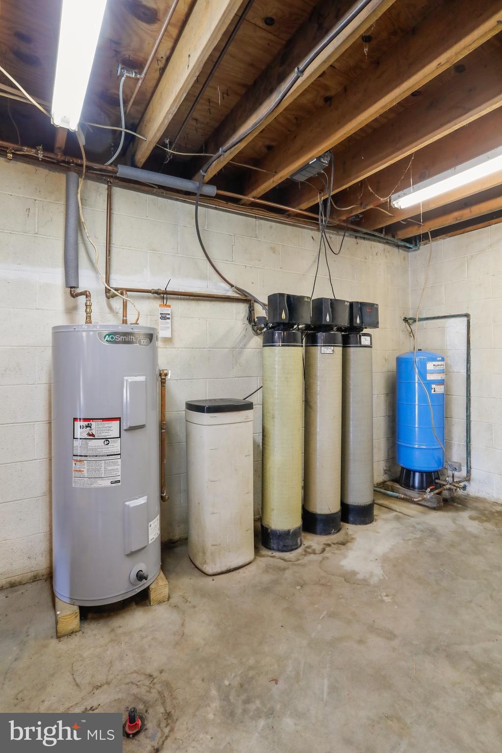 REBEL HILL - Residential