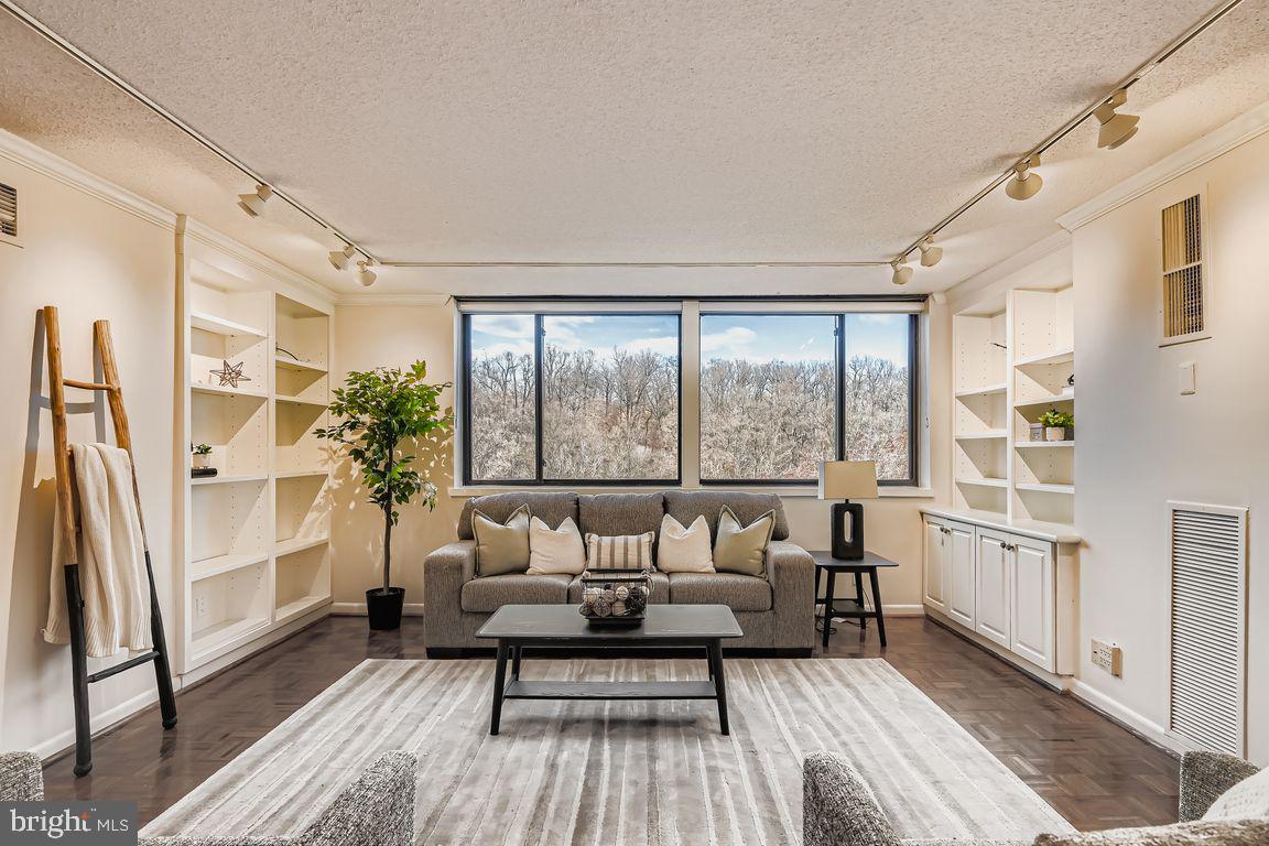 CROSS KEYS - Residential