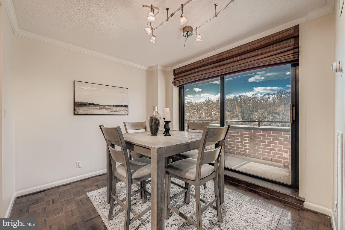 CROSS KEYS - Residential