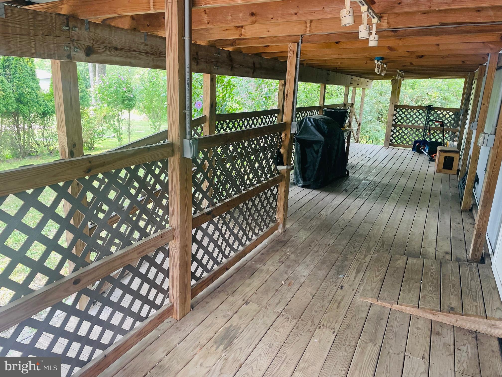 563 PINE DRIVE