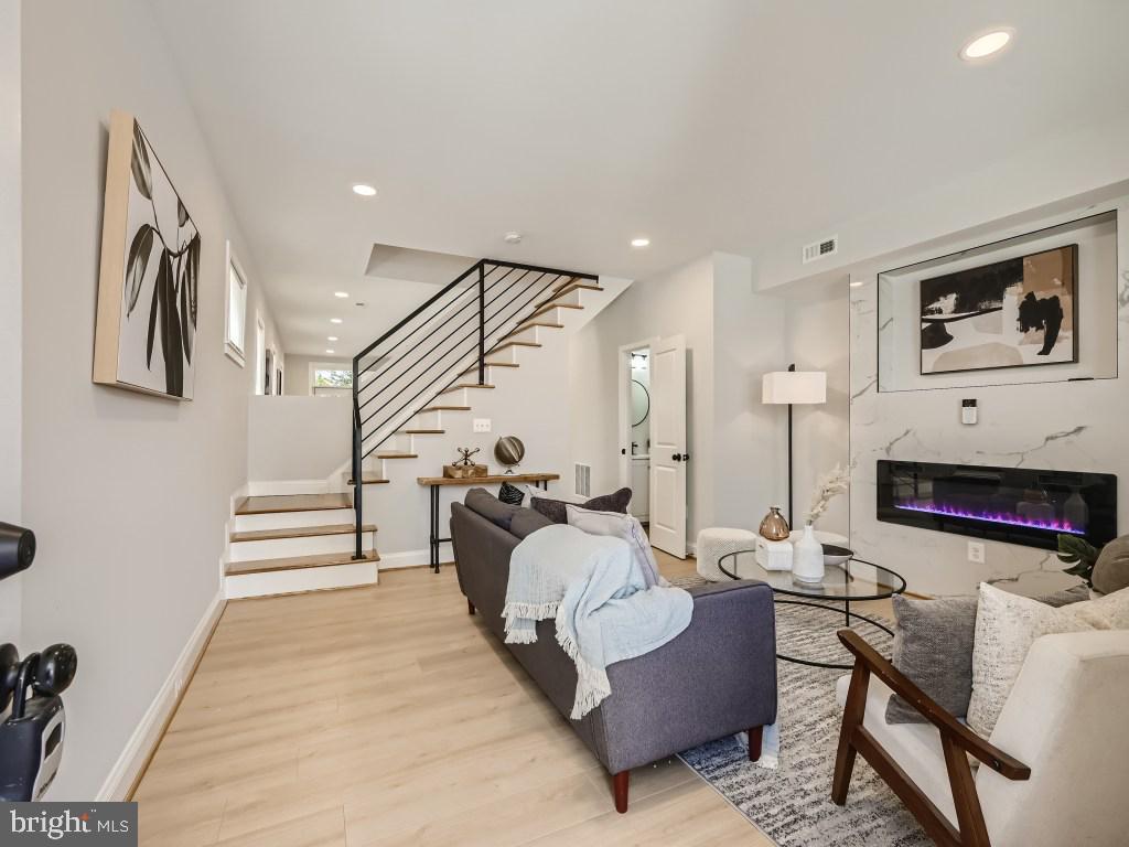 GOVANS - Residential